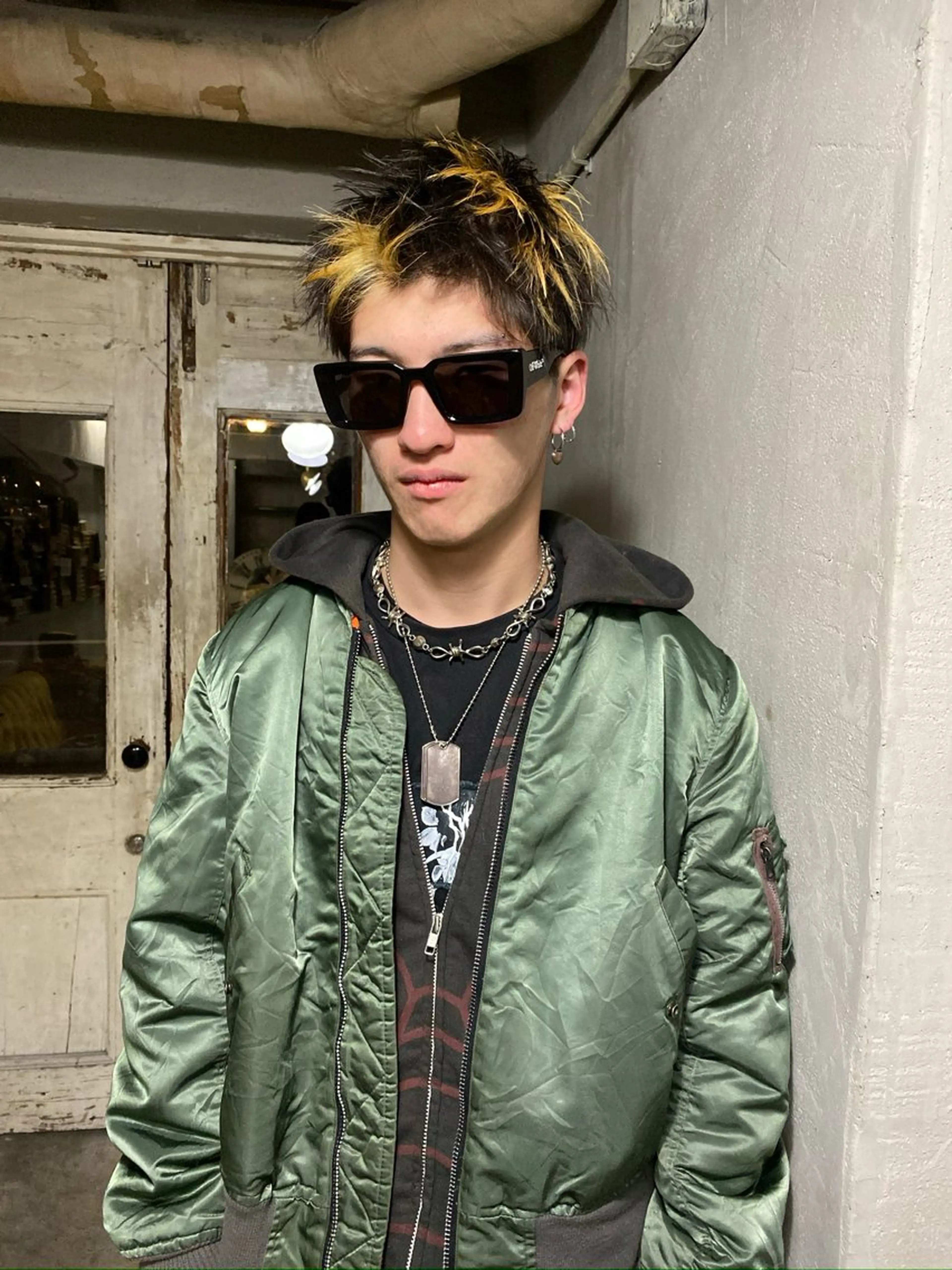 ショート カラー メンズ メンズブリーチ ブリーチ カット ヘアカラー パーマ、髪質改善 カズマのヘアスタイル