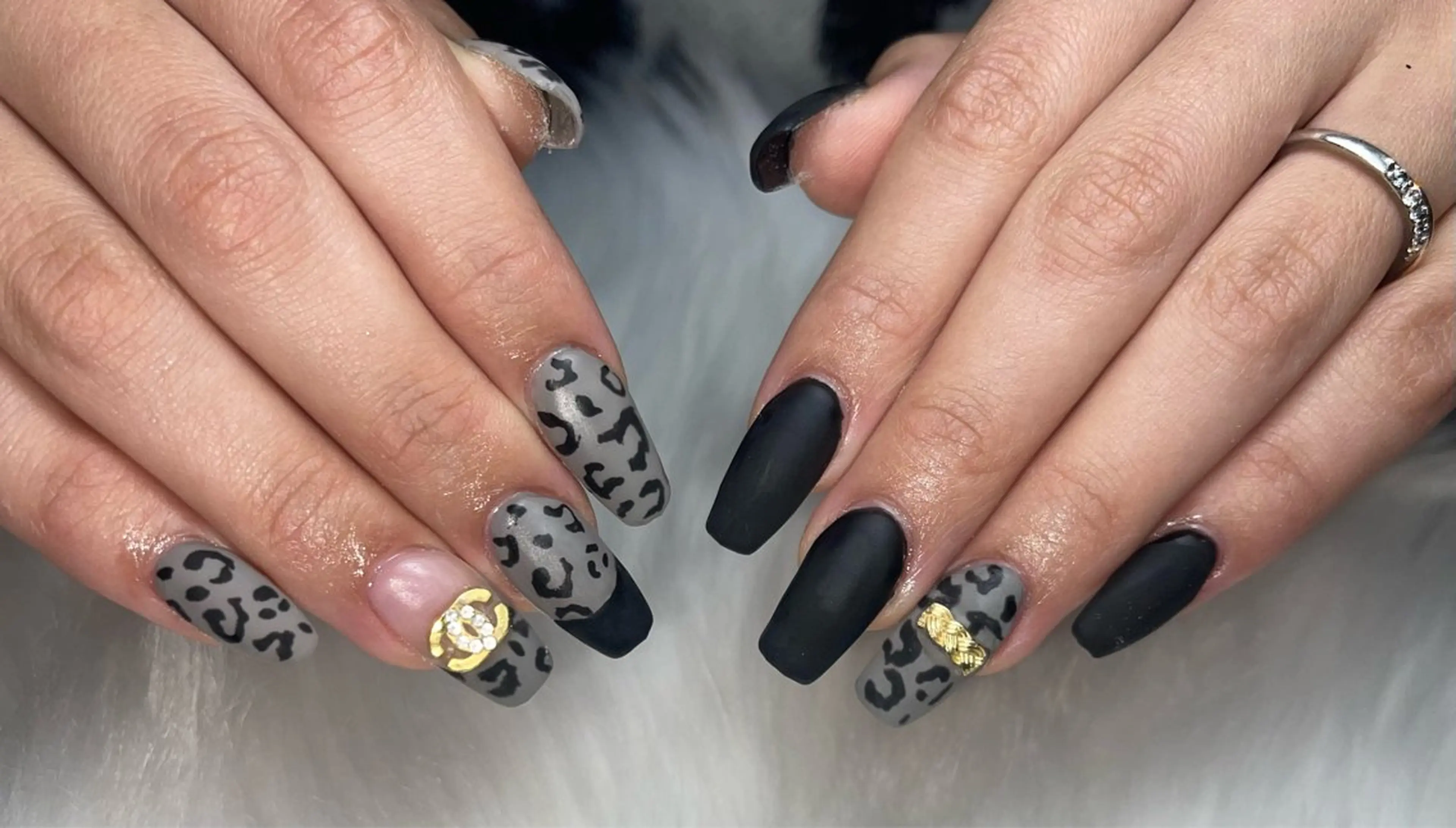 セミロング forR's AIKAのネイルデザイン