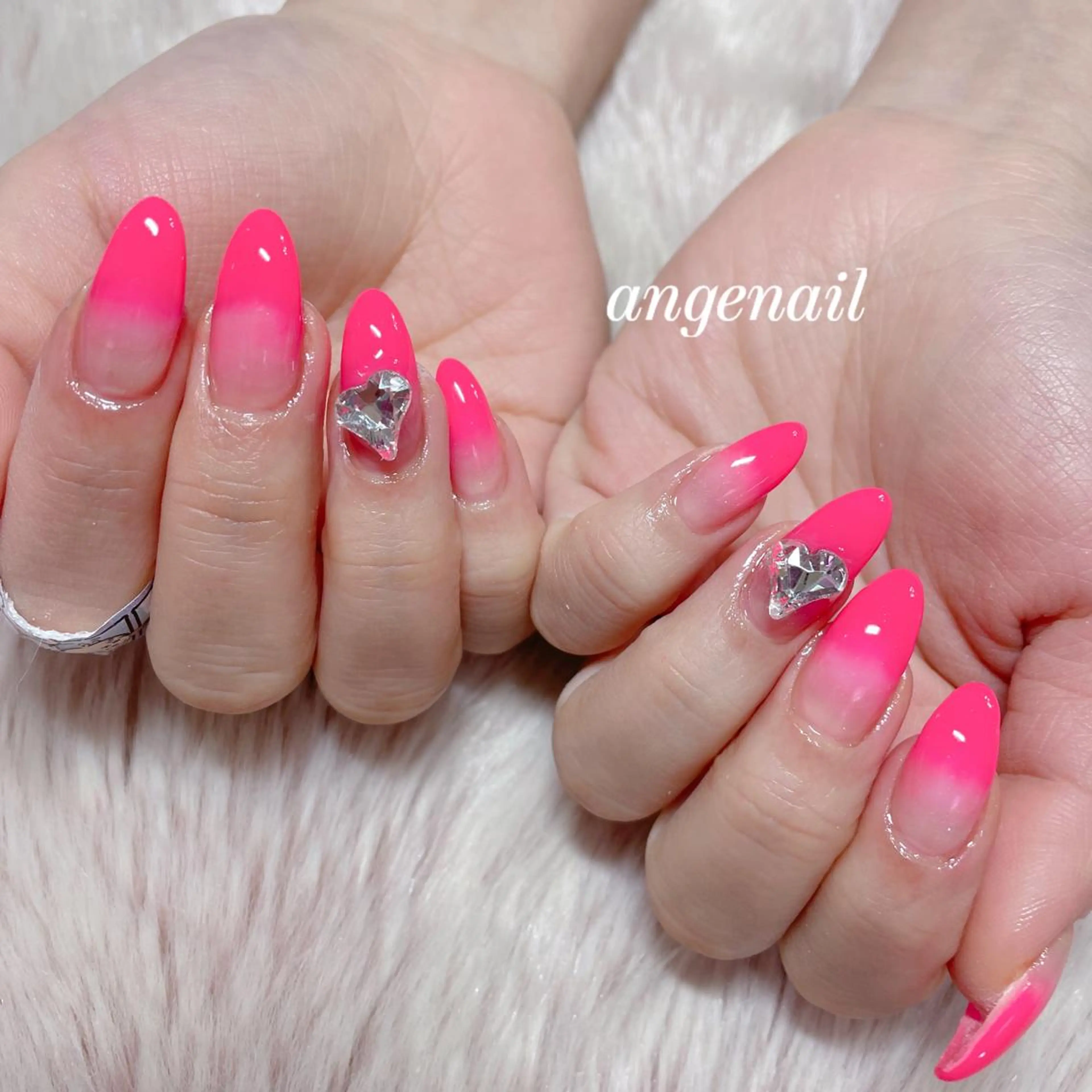 ネイル ハンドネイル オーナーネイリスト MAKIのネイルデザイン