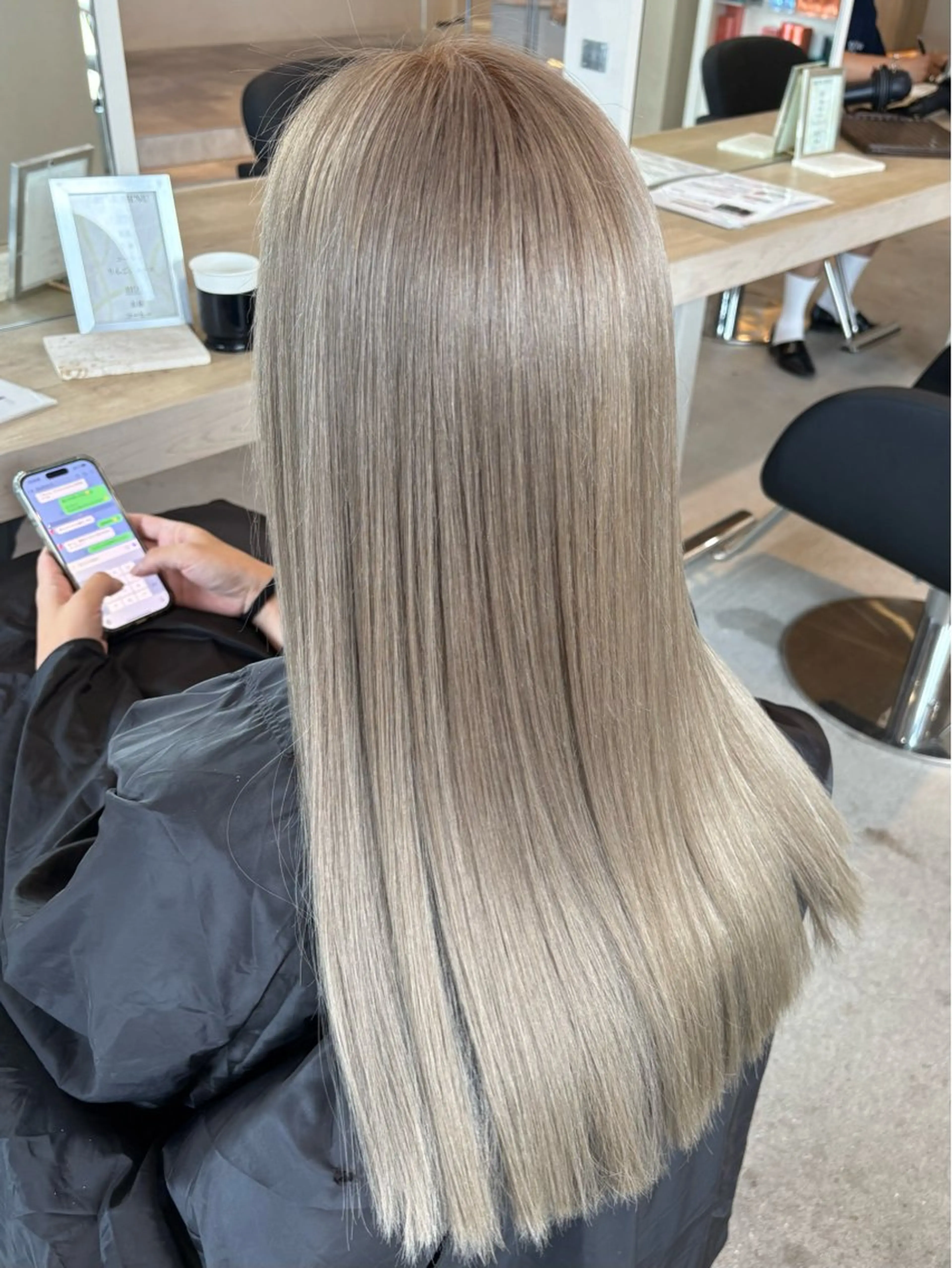 ロング ヘアカラー HIRO ✂︎のヘアスタイル