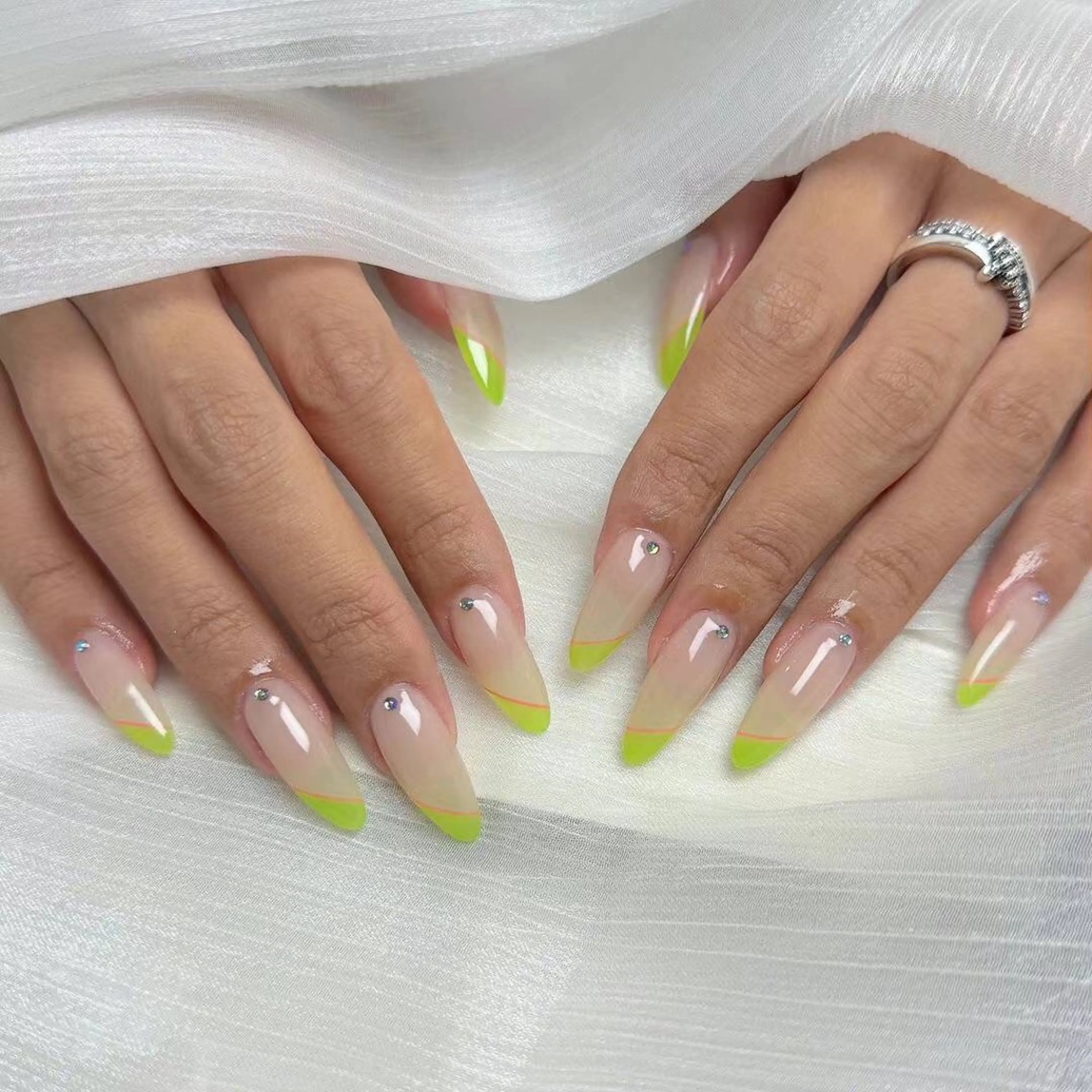 ネイル アートネイル フラワーネイル フットネイル フレンチネイル ジェルネイル babarla Nailのネイルデザイン