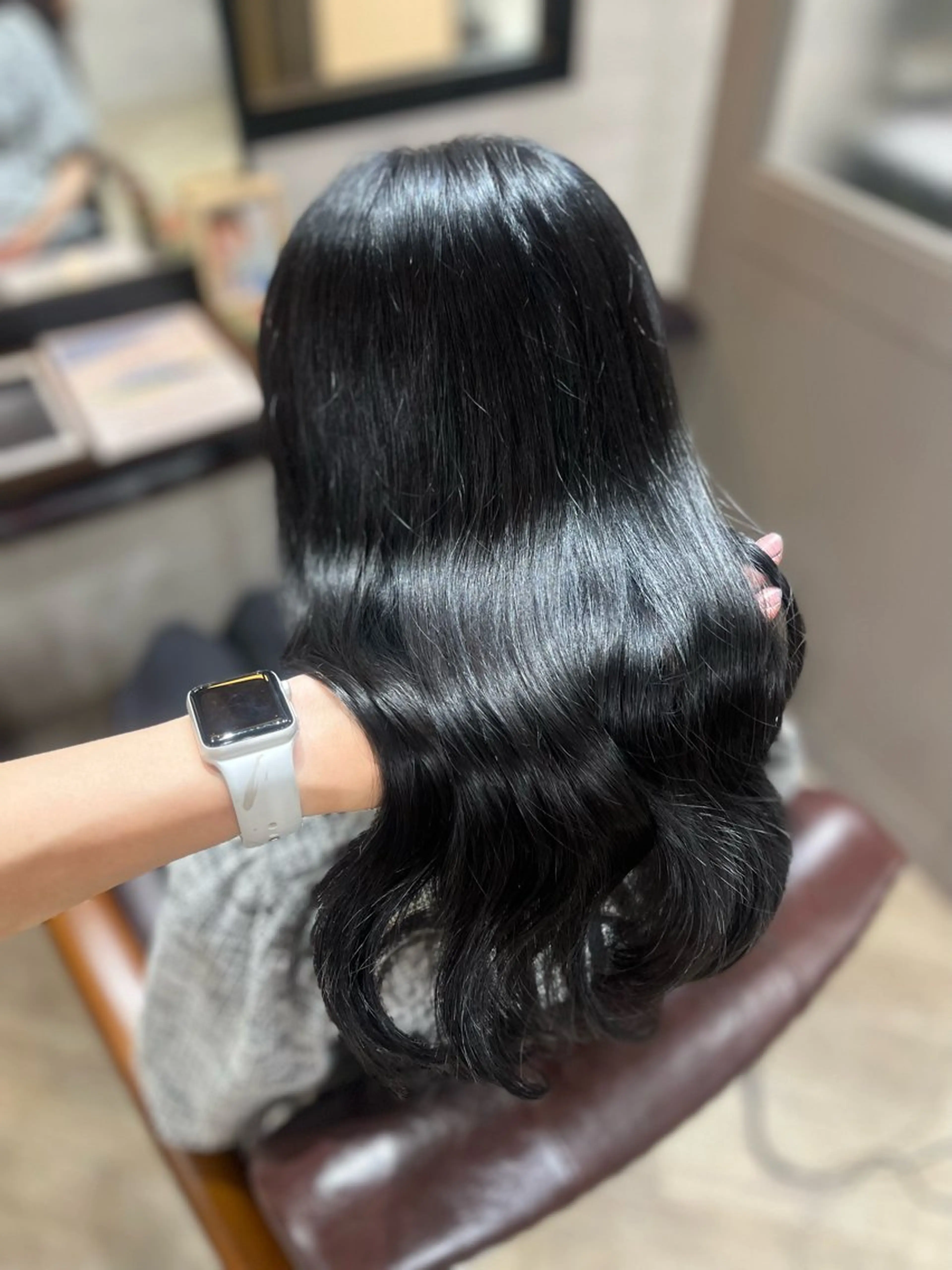 ロング カラー 黒髪 🫧ぷる艶カラー🫧 Yuubi🦩のヘアスタイル