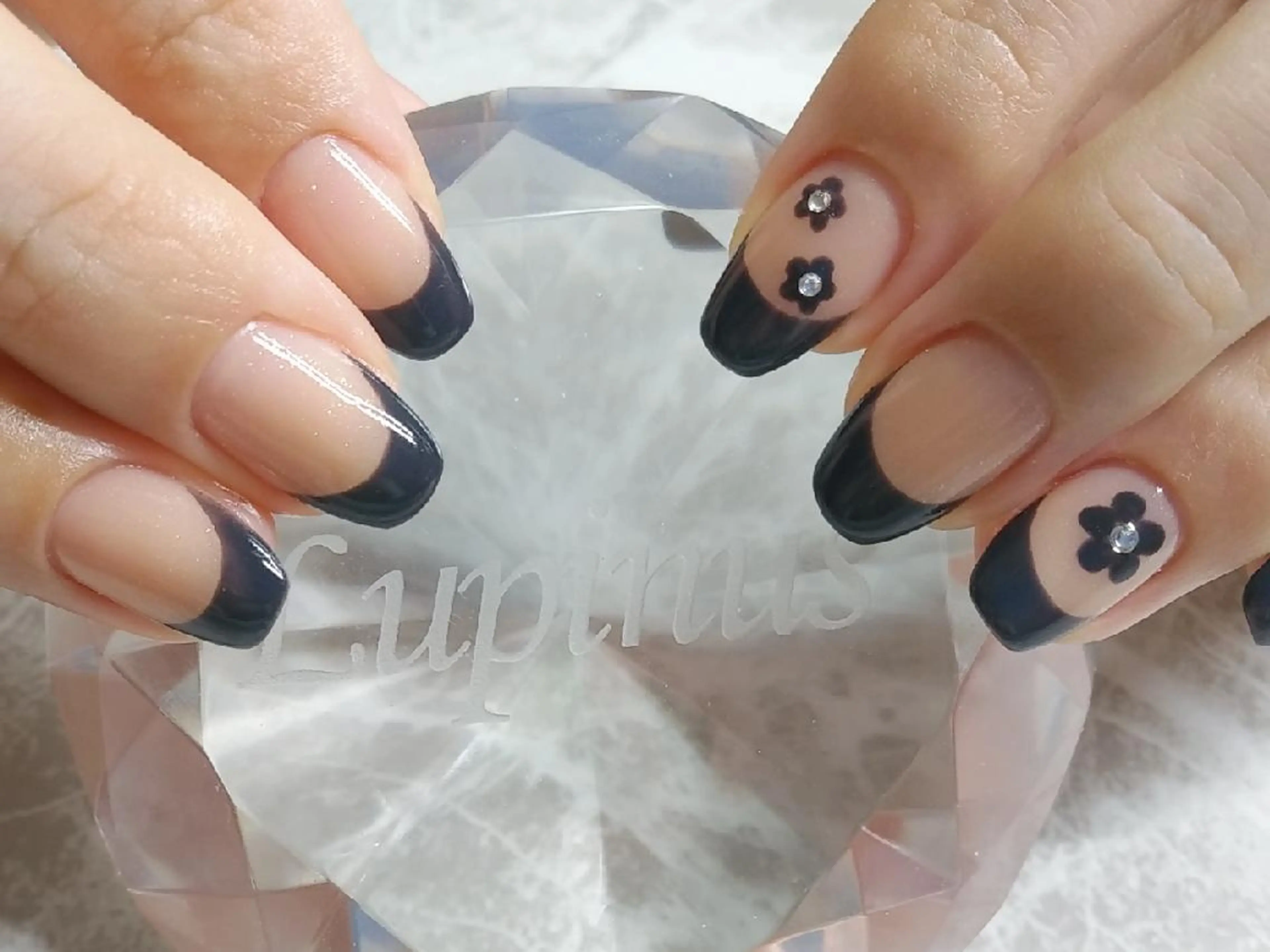 ネイル アートネイル フレンチネイル Lupinus所属・Lupinus ルピナスのネイルデザイン