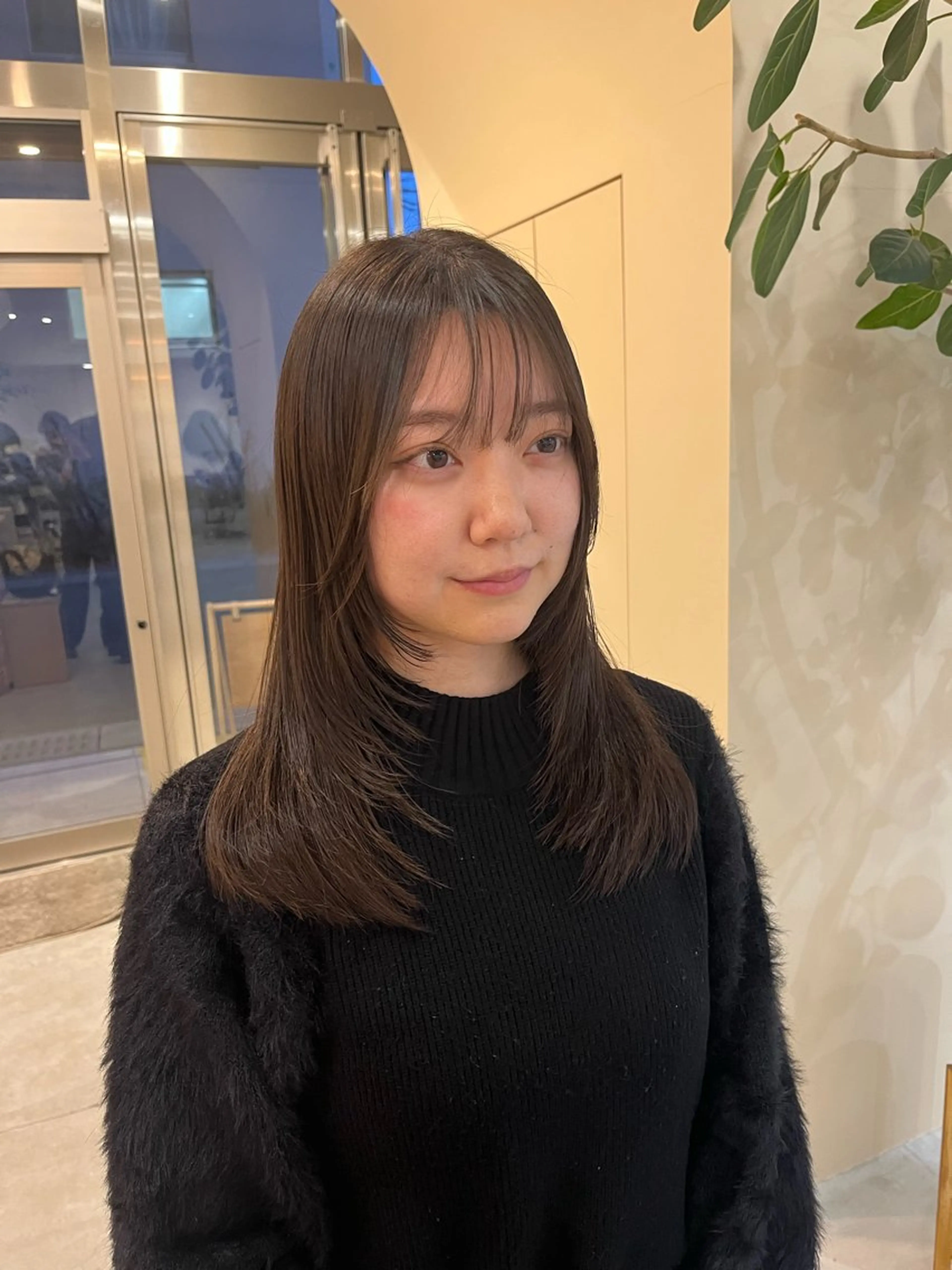 ミディアム カット 山口 愛結のヘアスタイル