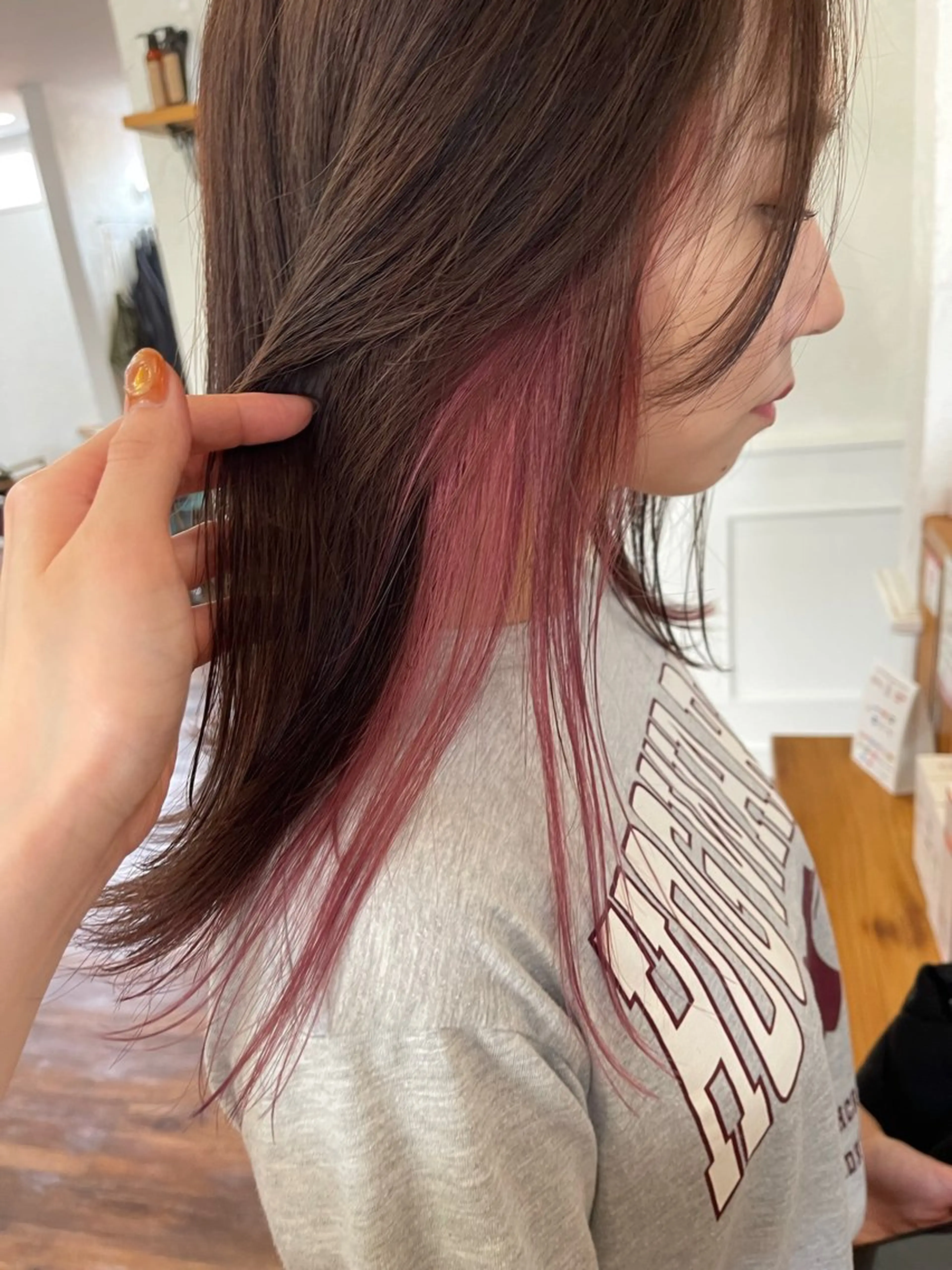 イヤリングカラー+トリートメントの写真