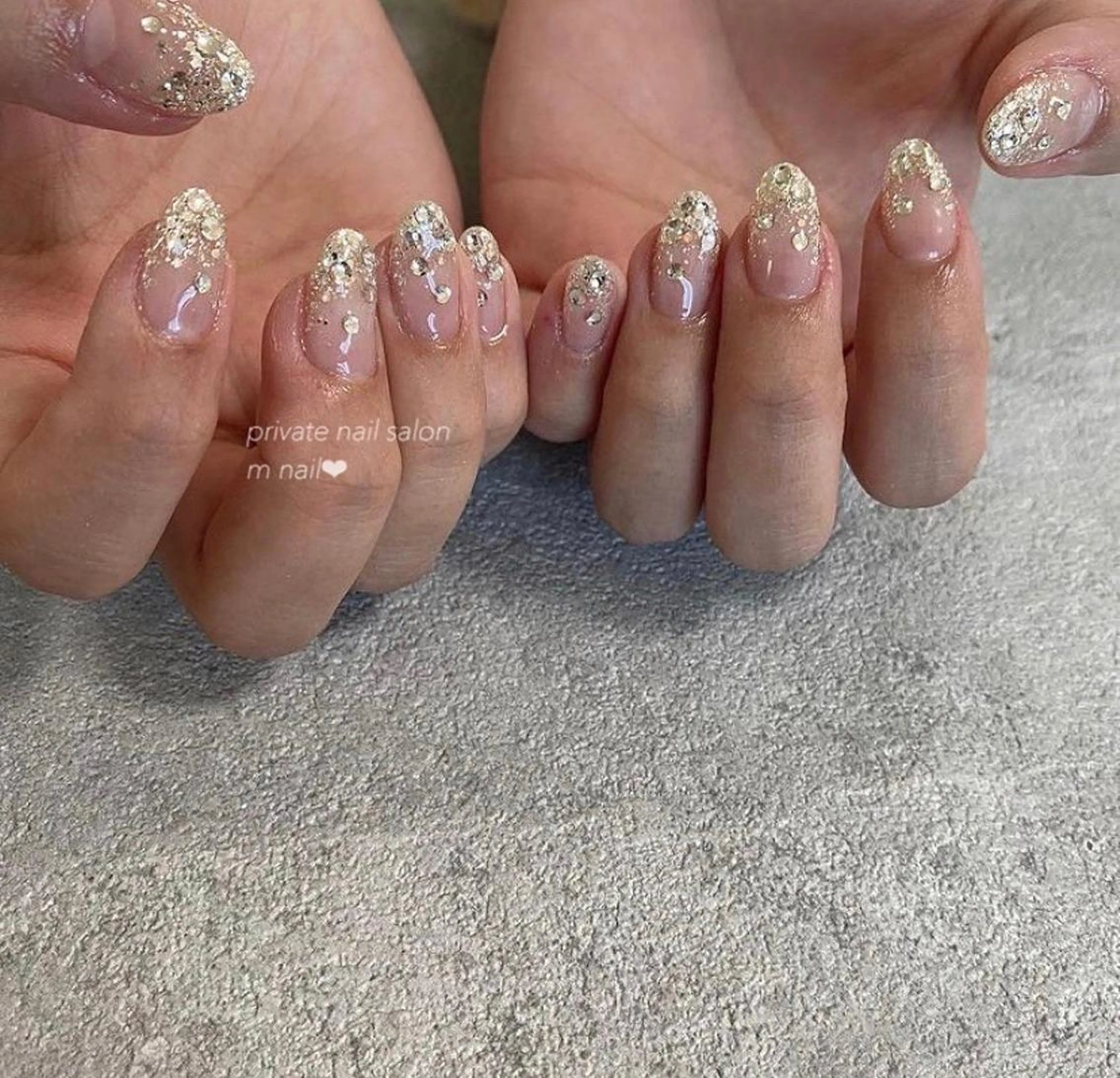 ネイル グラデーション ストーンネイル ハンドネイル 小河原 舞のネイルデザイン