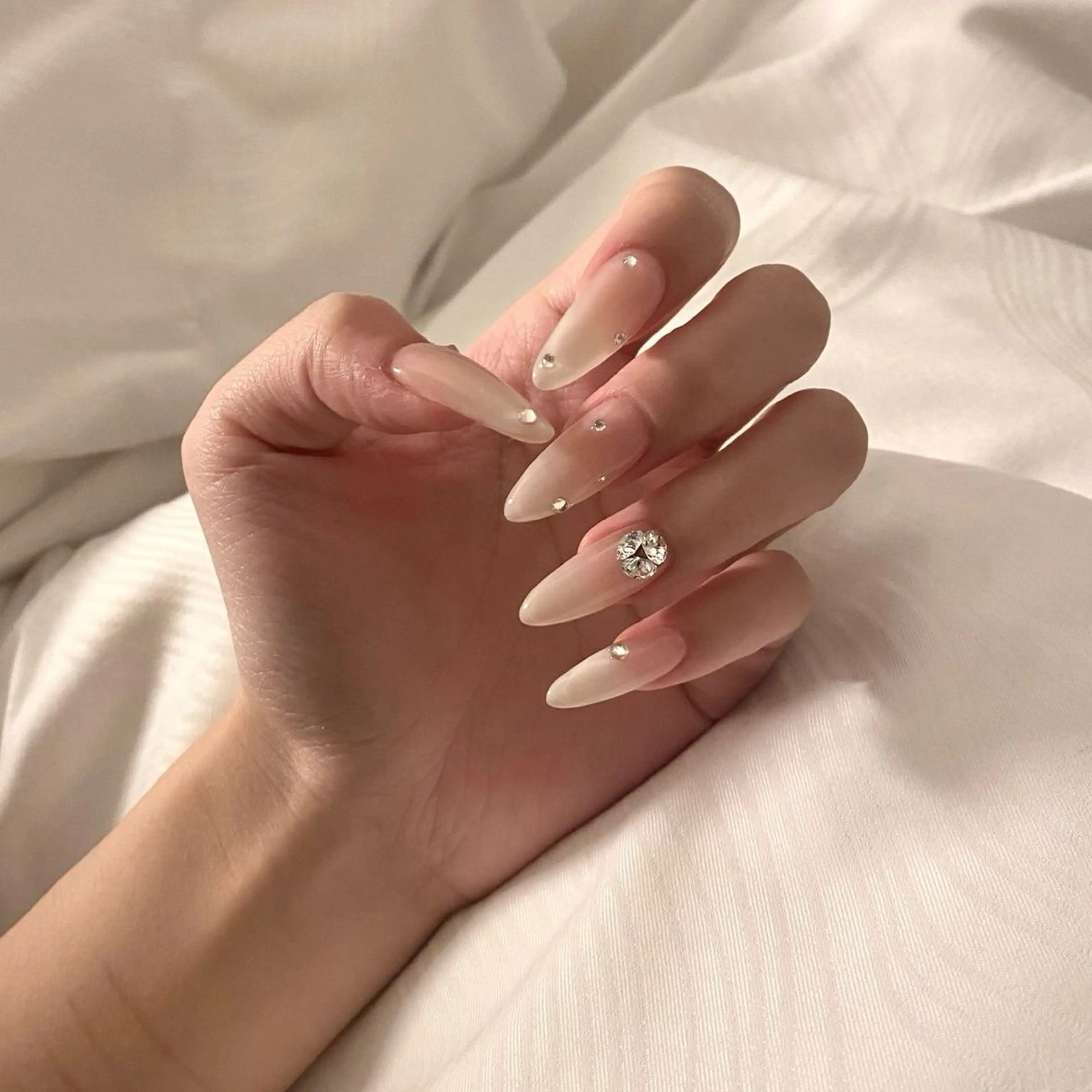 ネイル フレンチネイル キラキラネイル 韓国ネイル シンプルネイル ワンホンネイル ハンドネイル MEI Nailのネイルデザイン