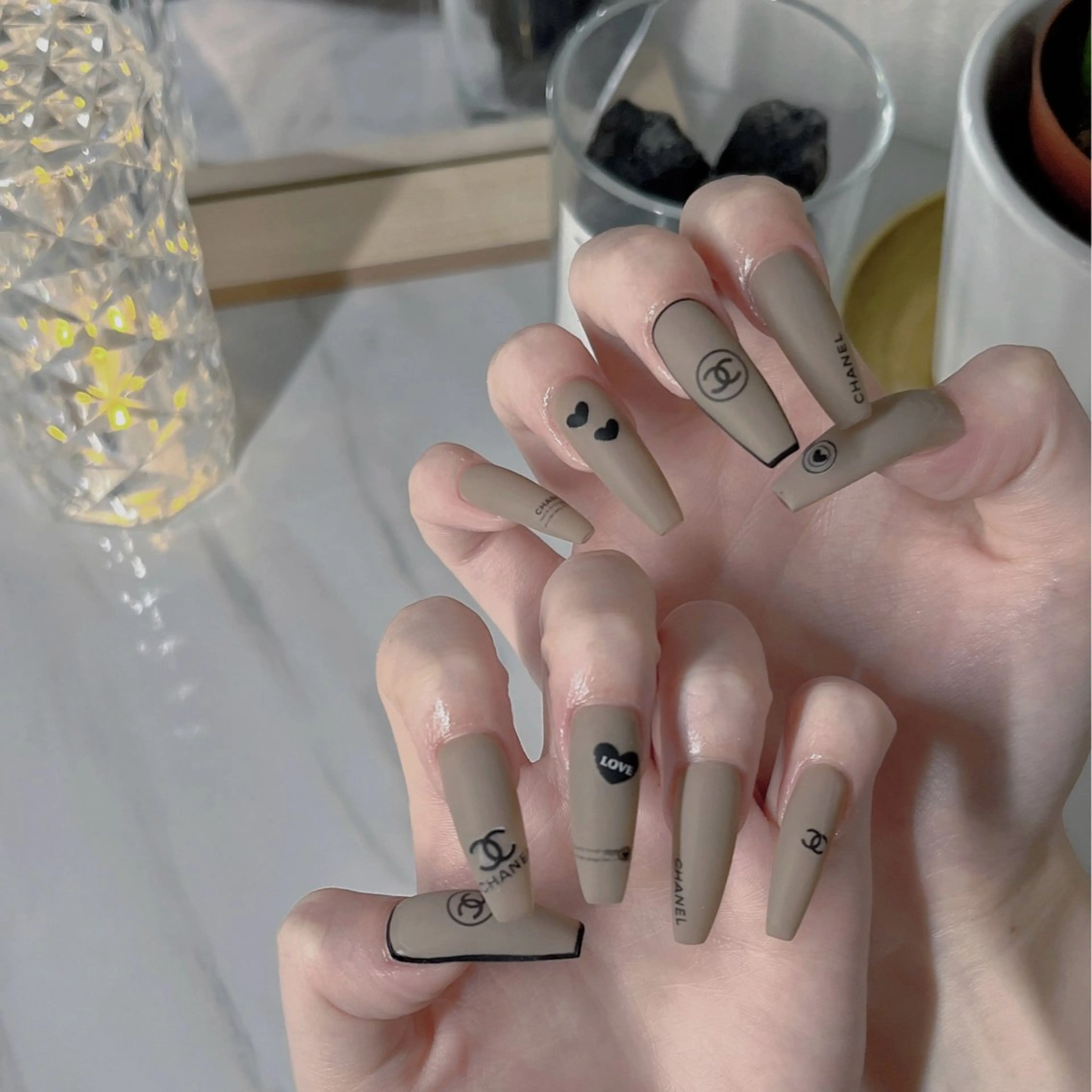 ネイル フットネイル フレンチネイル ジェルネイル ラメ(グリッター) ラメグラデーション ハンドネイル NEO Beauty Salon所属・𝐍𝐄𝐎 𝐉𝐔𝐑𝐈のネイルデザイン