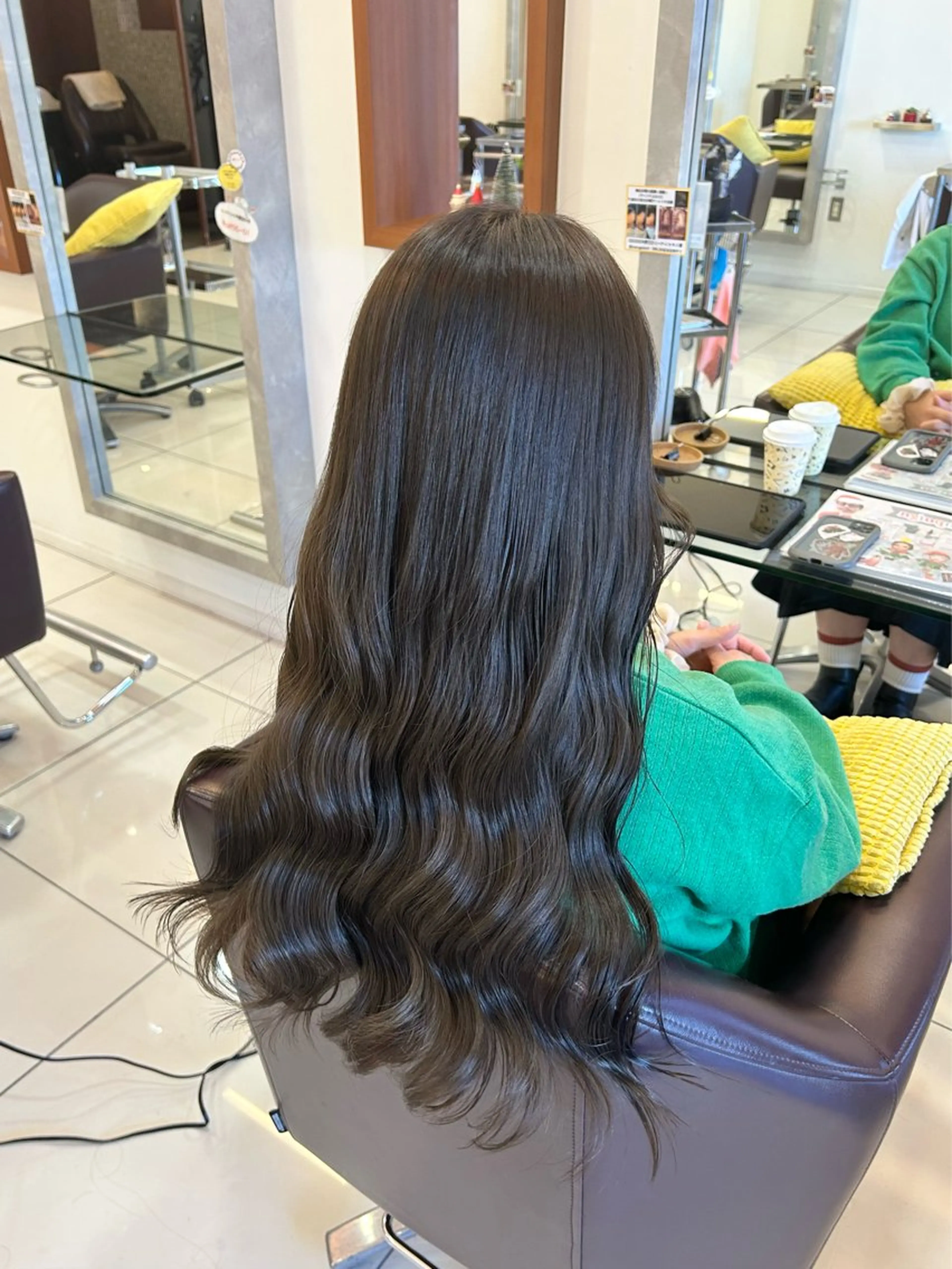 カラー アッシュ アッシュグレー アッシュグレージュ ブリーチ 透明感カラー トップスタイリスト 林すずかのヘアスタイル