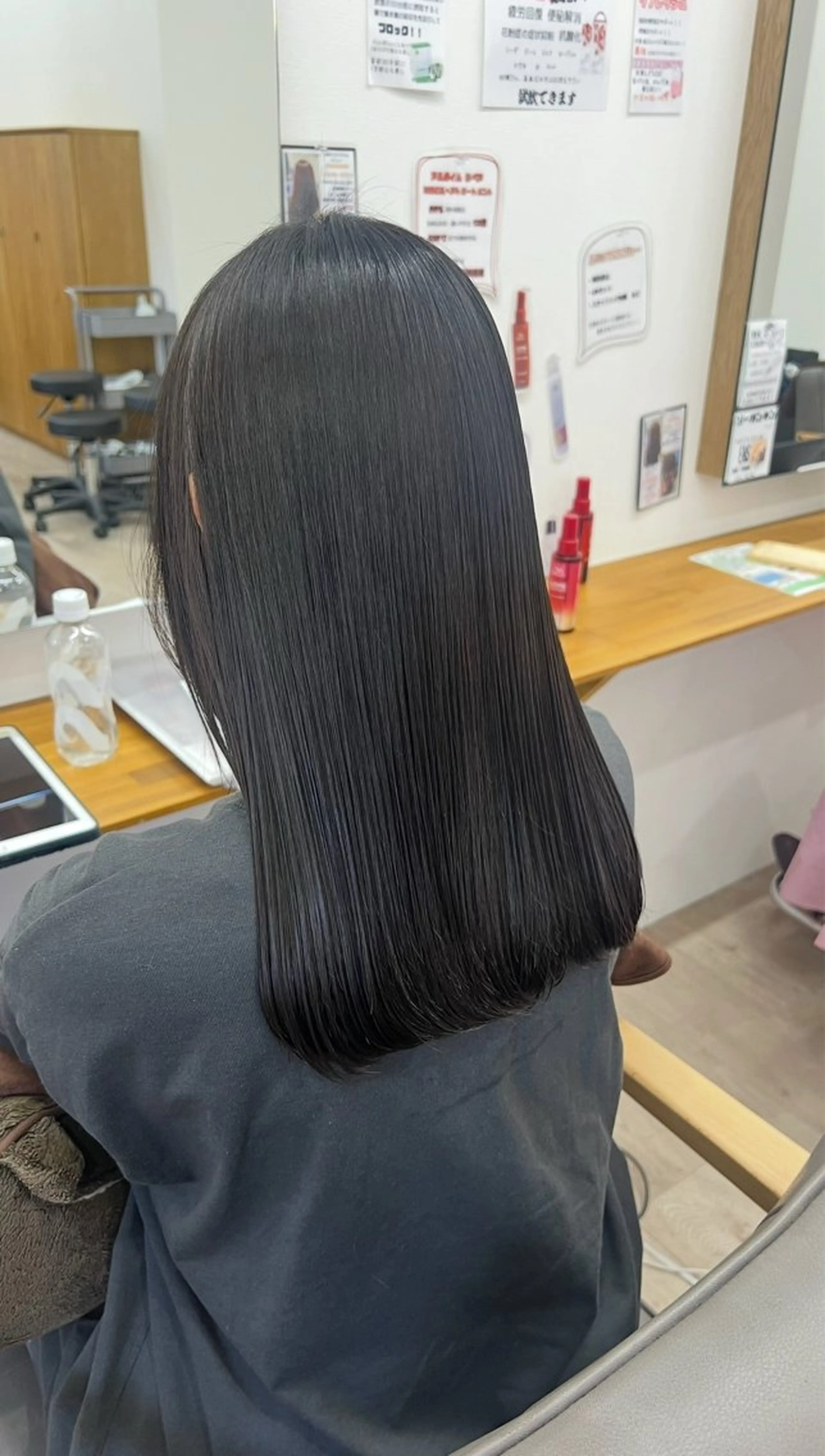 ロング 酸性ストレート 縮毛矯正 山下 稚葉 艶髪/透明感カラーのヘアスタイル