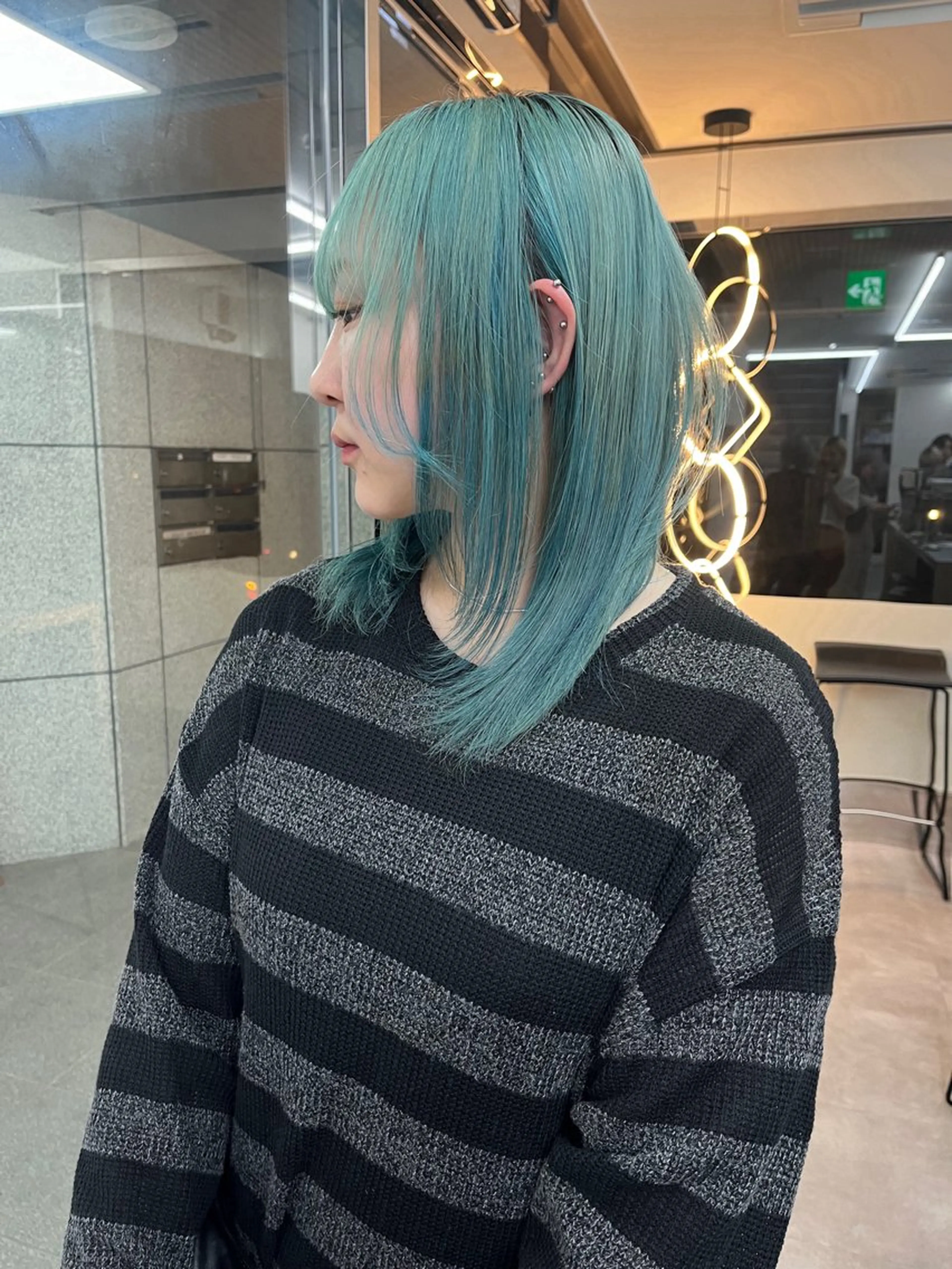 ミディアム カラー ブルーカラー ハイトーンカラー ヘアカラー LAKING 🐣chihiroのヘアスタイル