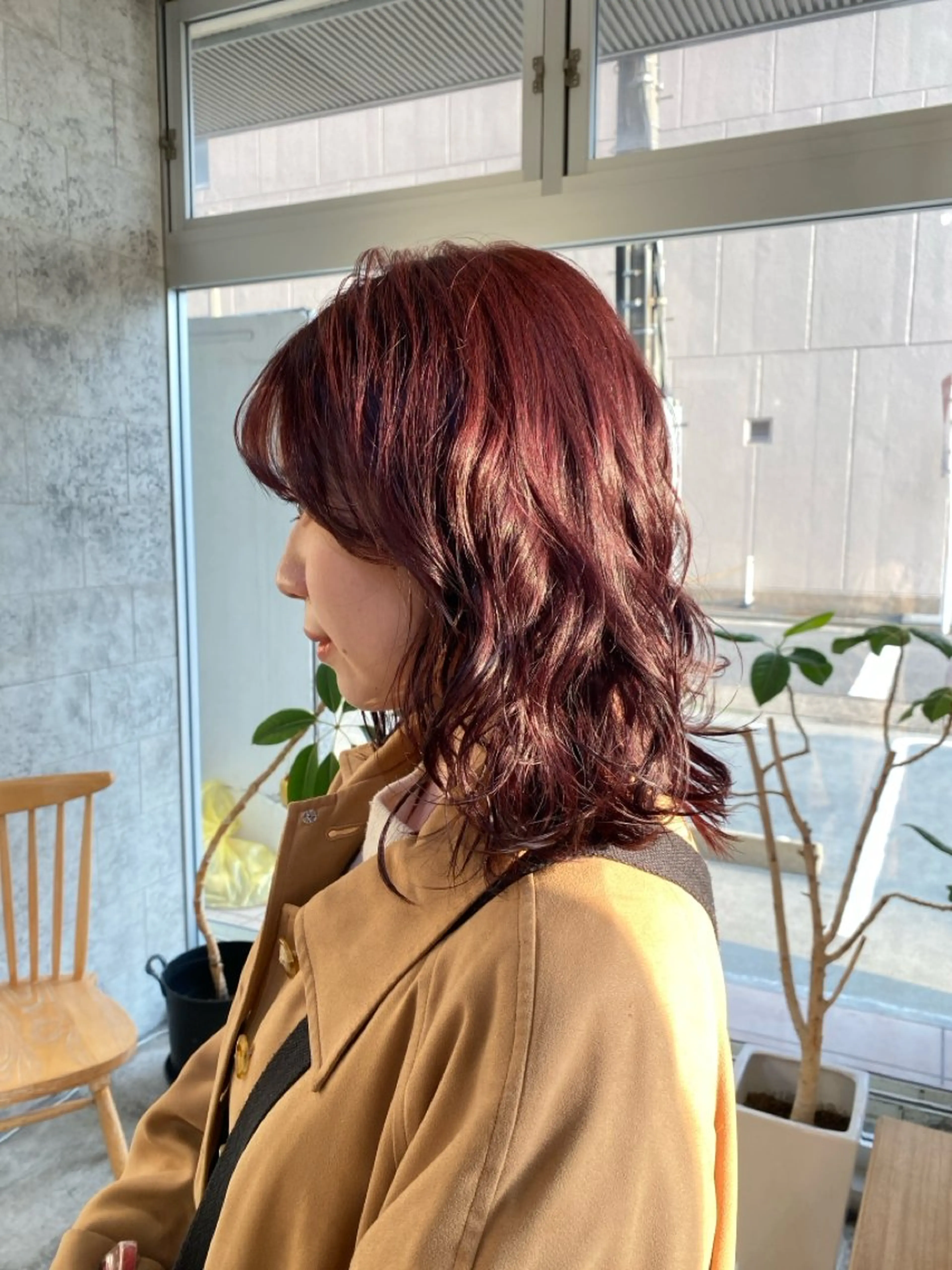 ミディアム ヘアカラー ササキ モモカ🦙💫のヘアスタイル