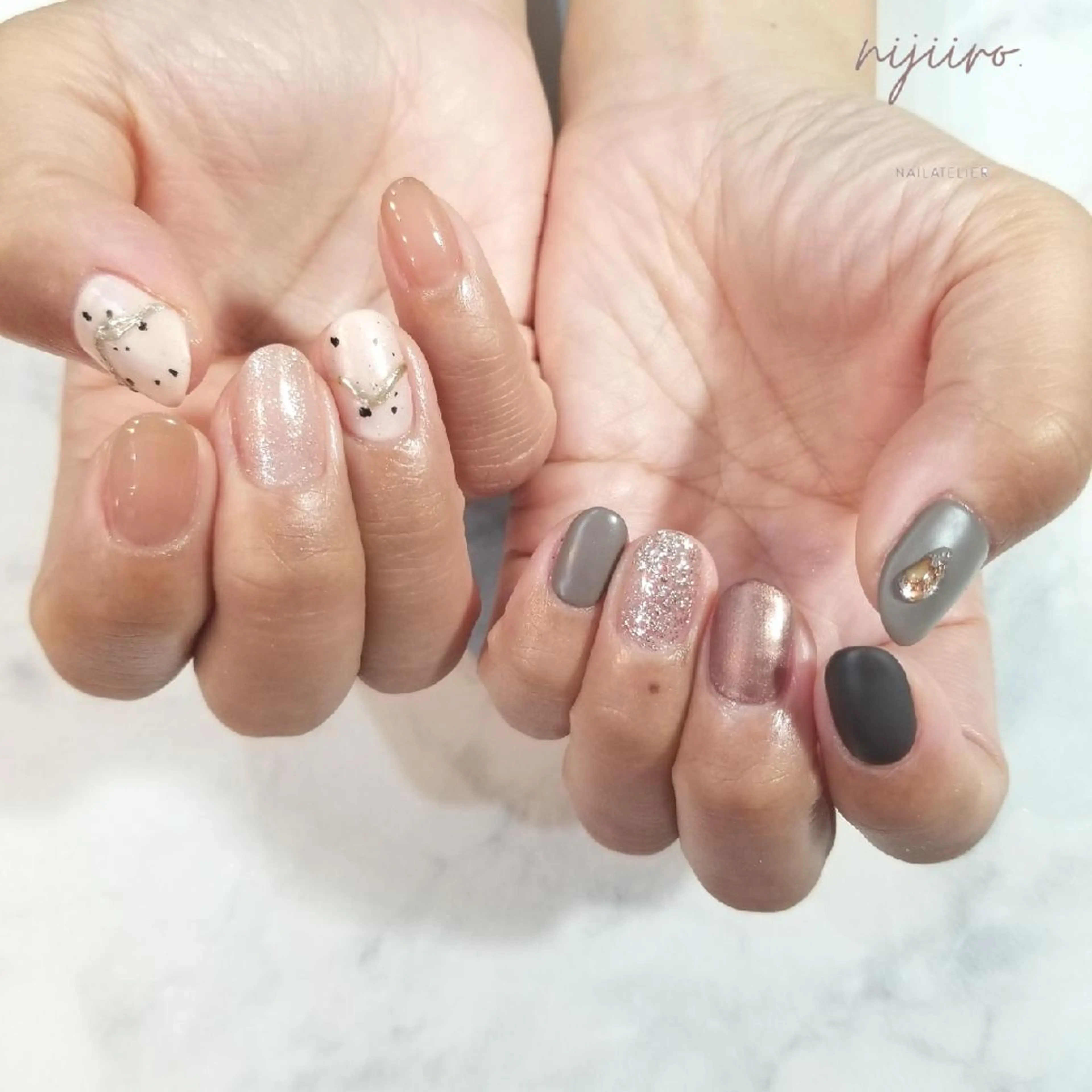 ネイル マットネイル ハンドネイル nijiiro🌈 サトウのネイルデザイン