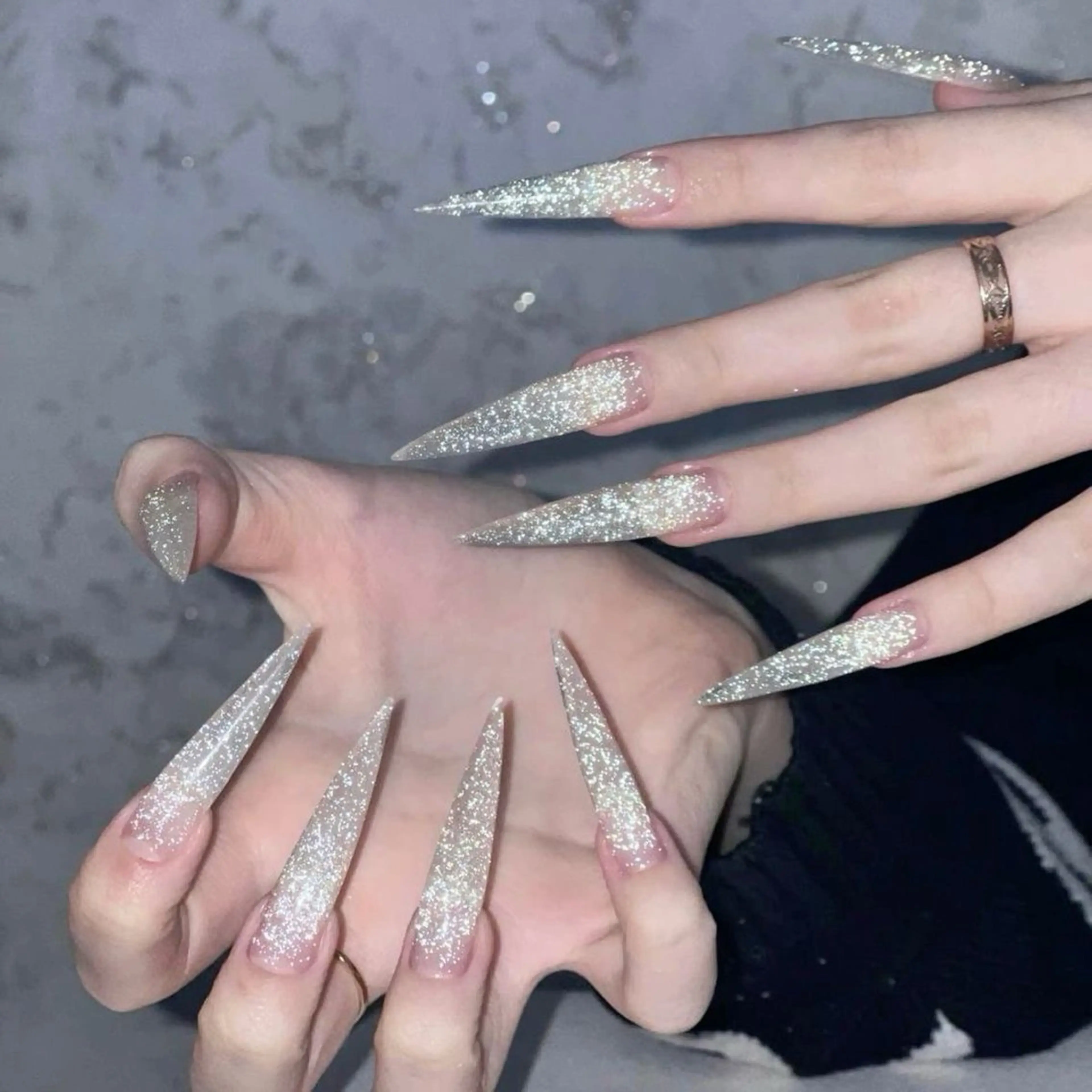 カラー グラデーションカラー ピンクカラー ハンドネイル AIN Nailのネイルデザイン