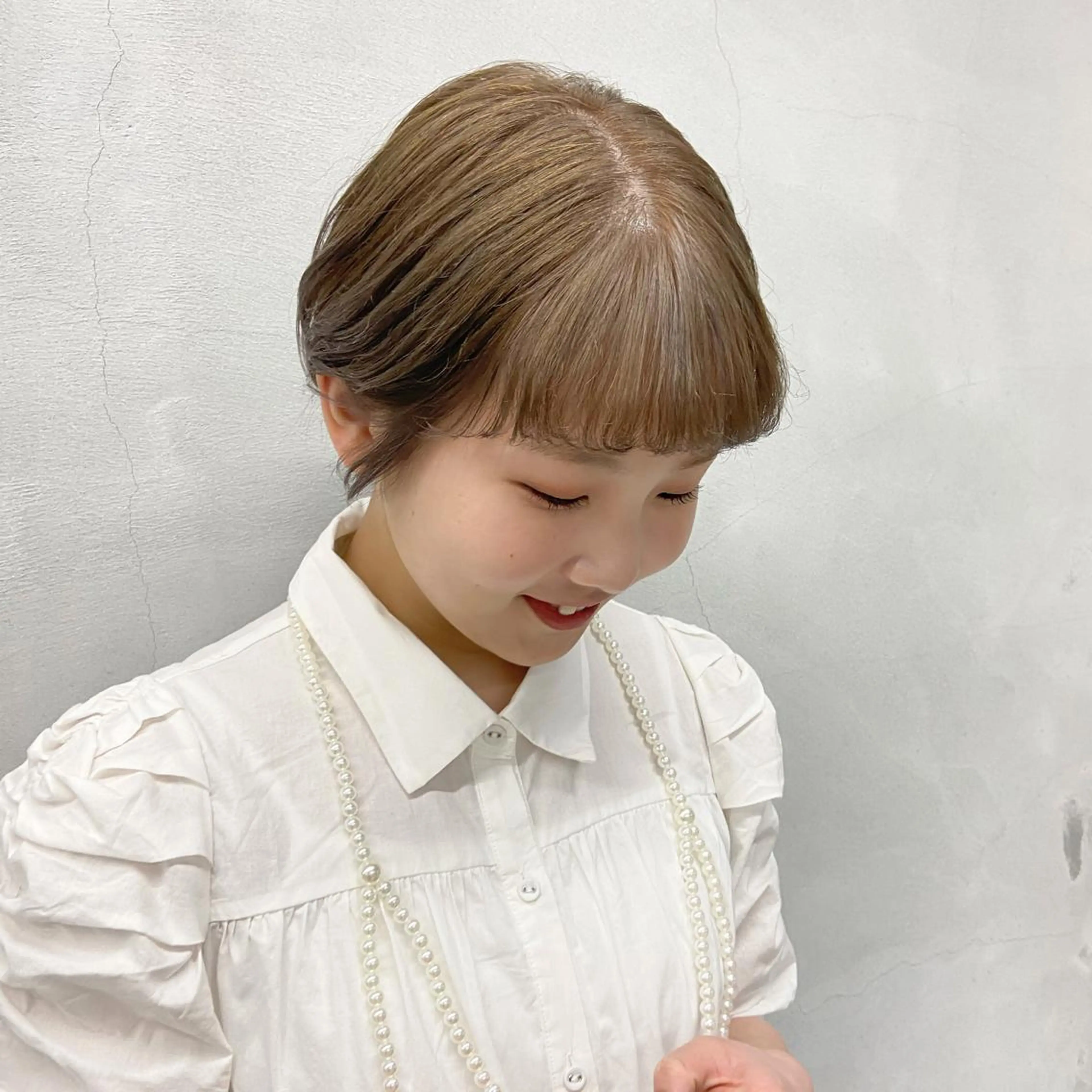 ショート カラー ベージュカラー ブリーチ ハイトーンカラー ミルクティーベージュ yuna/ボブカット /ハイトーンカラーのヘアスタイル