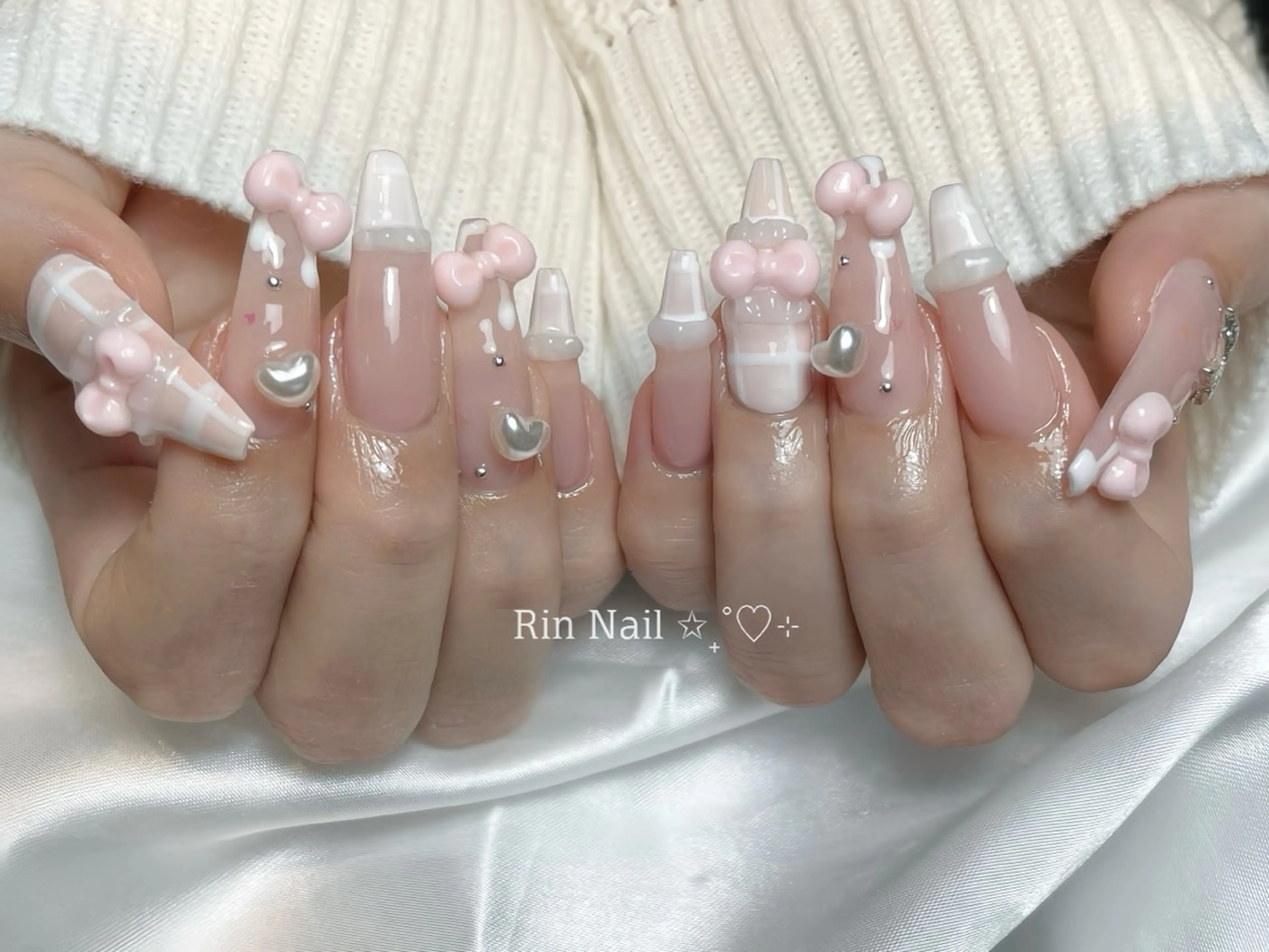 ネイル チークネイル 桜ネイル クリアネイル ドット フラワーネイル ハンドネイル フエン Rinネイルのネイルデザイン