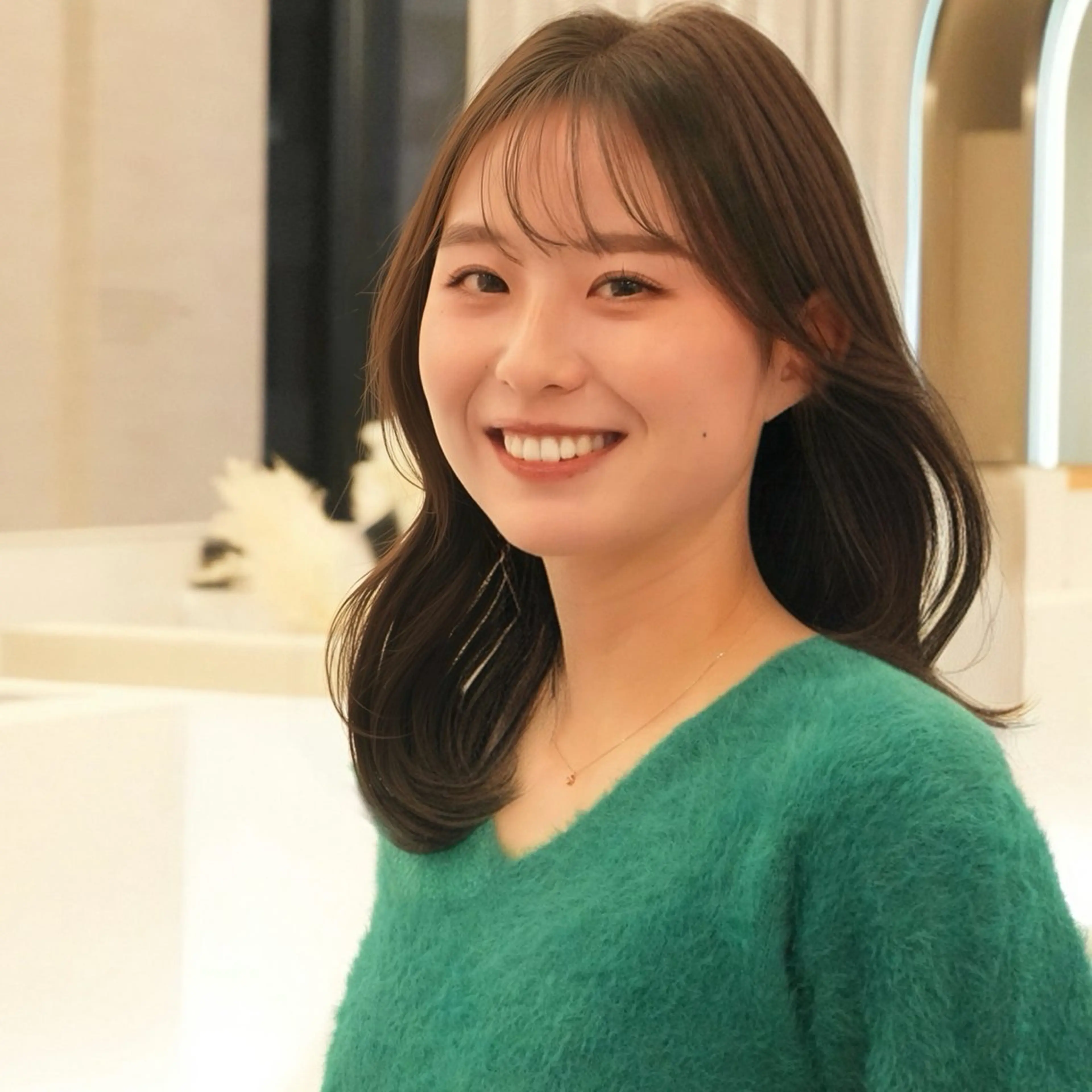 セミロング 顔周りカット 韓国風ヘア 似合わせカット 小顔カット カット トリートメント 韓国ヘア/レイヤー/ 透明感カラー/SHUのヘアスタイル