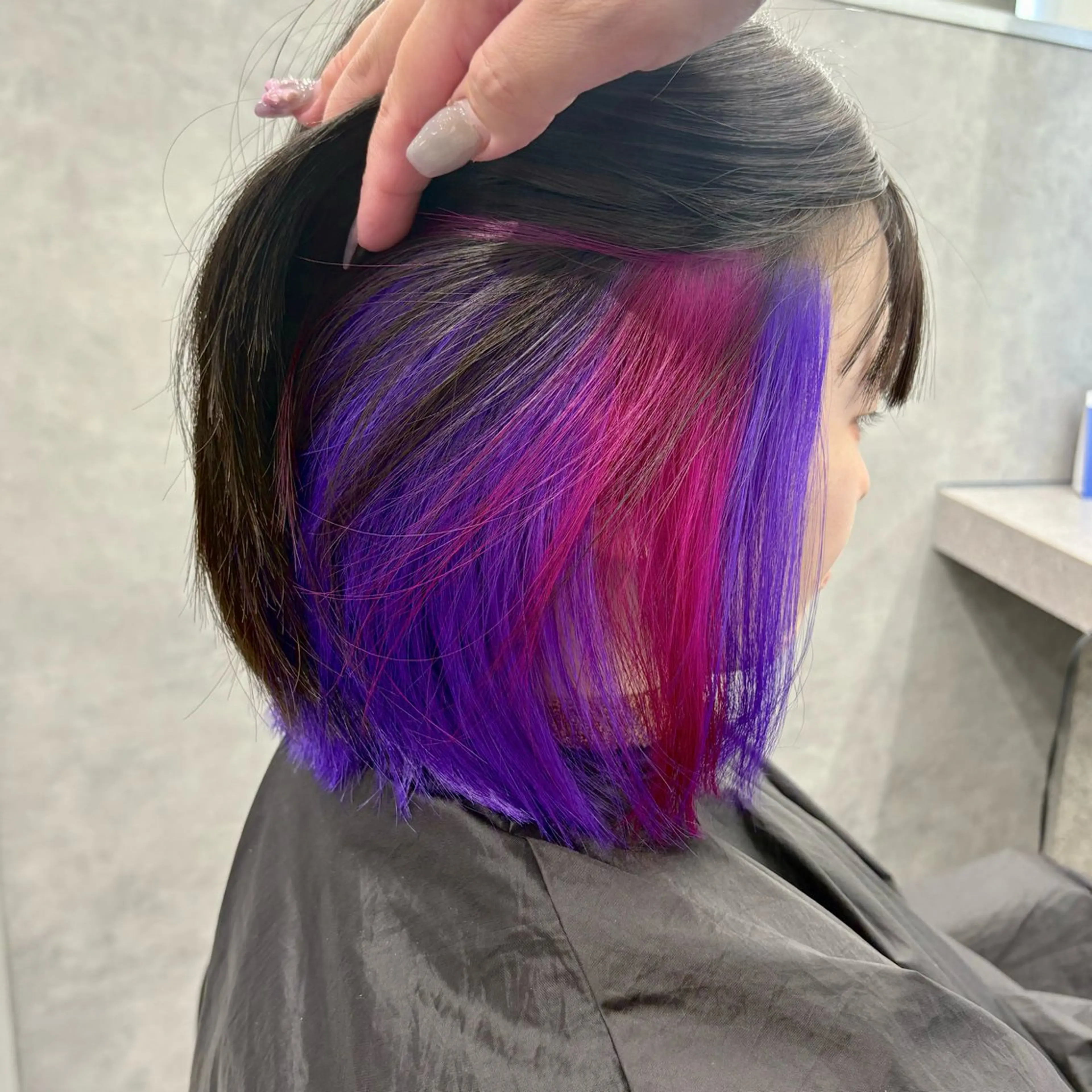 ミディアム カラー ショート/ウルフ カットモデル募集のヘアスタイル