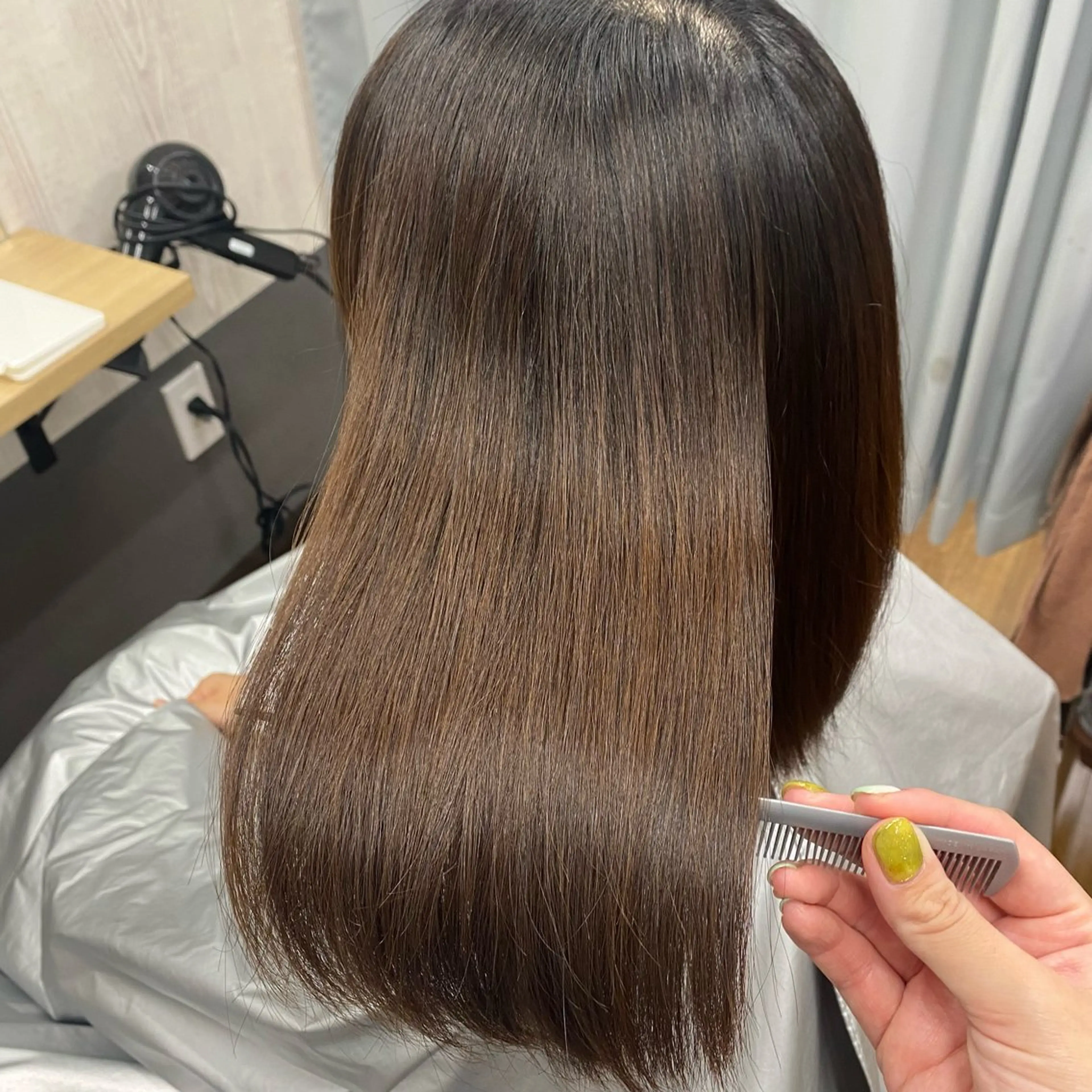 ミディアム カット 縮毛矯正 トリートメント 猪股 華乃のヘアスタイル