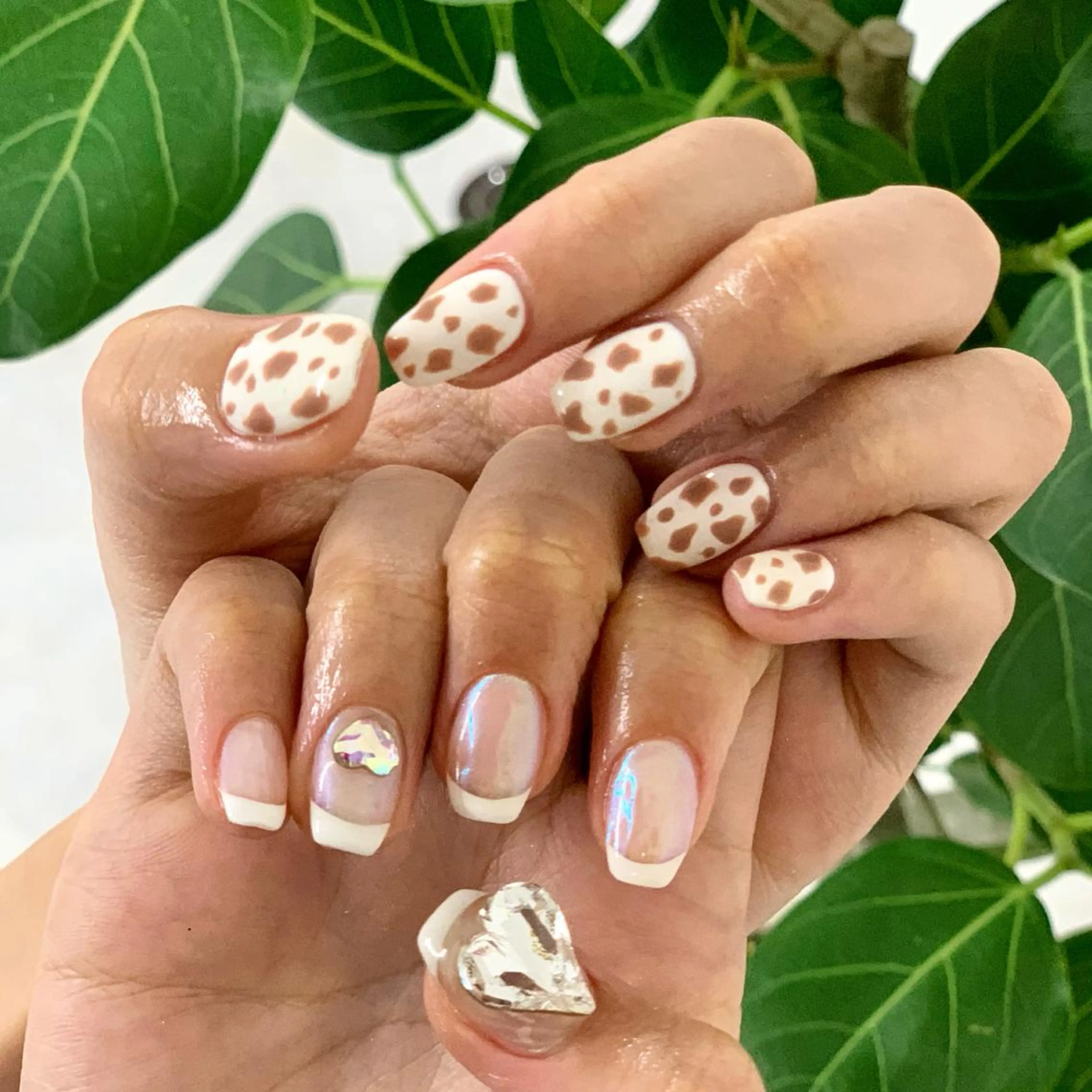 ネイル アニマル柄 アートネイル オーロラネイル フレンチネイル ハート pu muのネイルデザイン