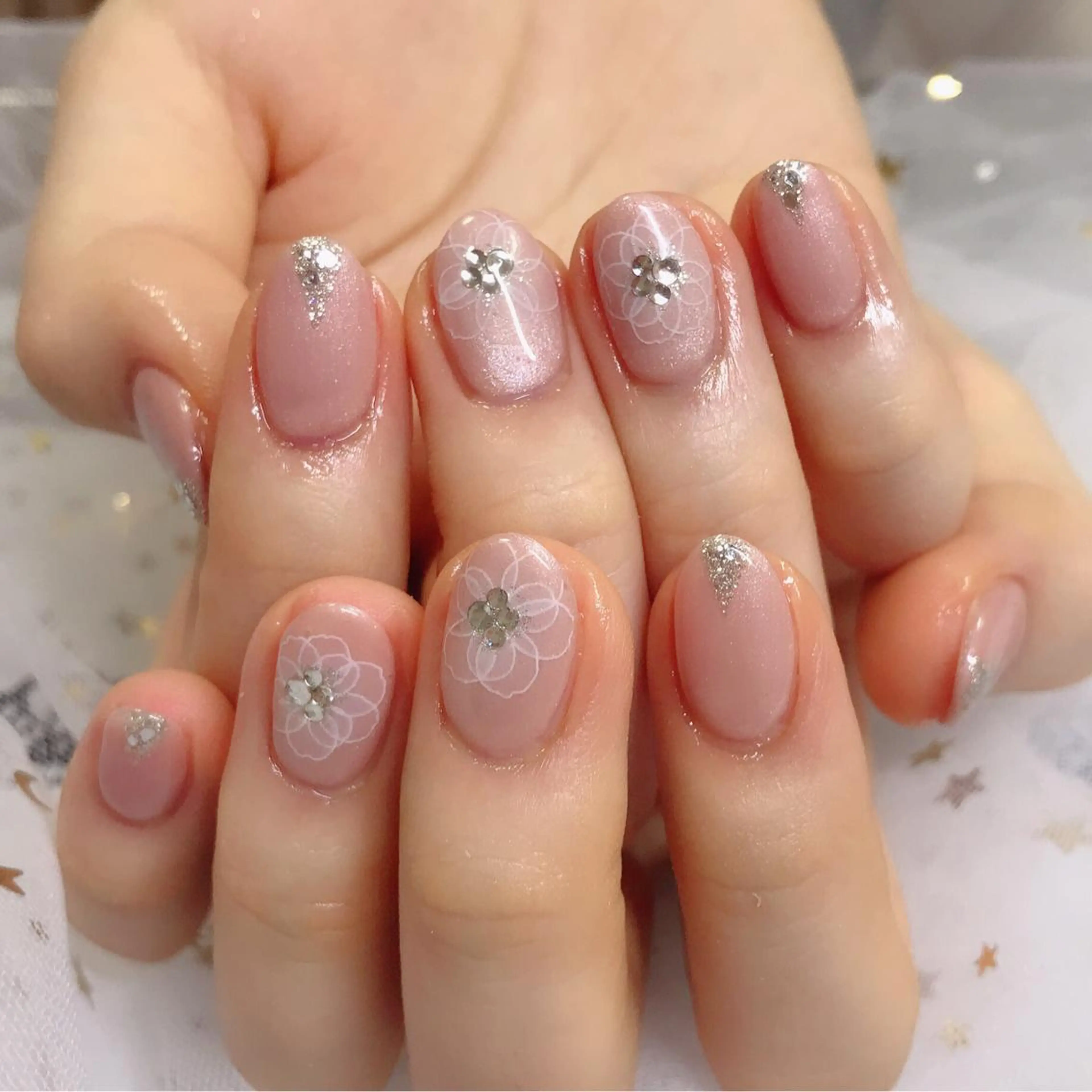 カラー ネイル ラメ(グリッター) Q Free nailsのネイルデザイン