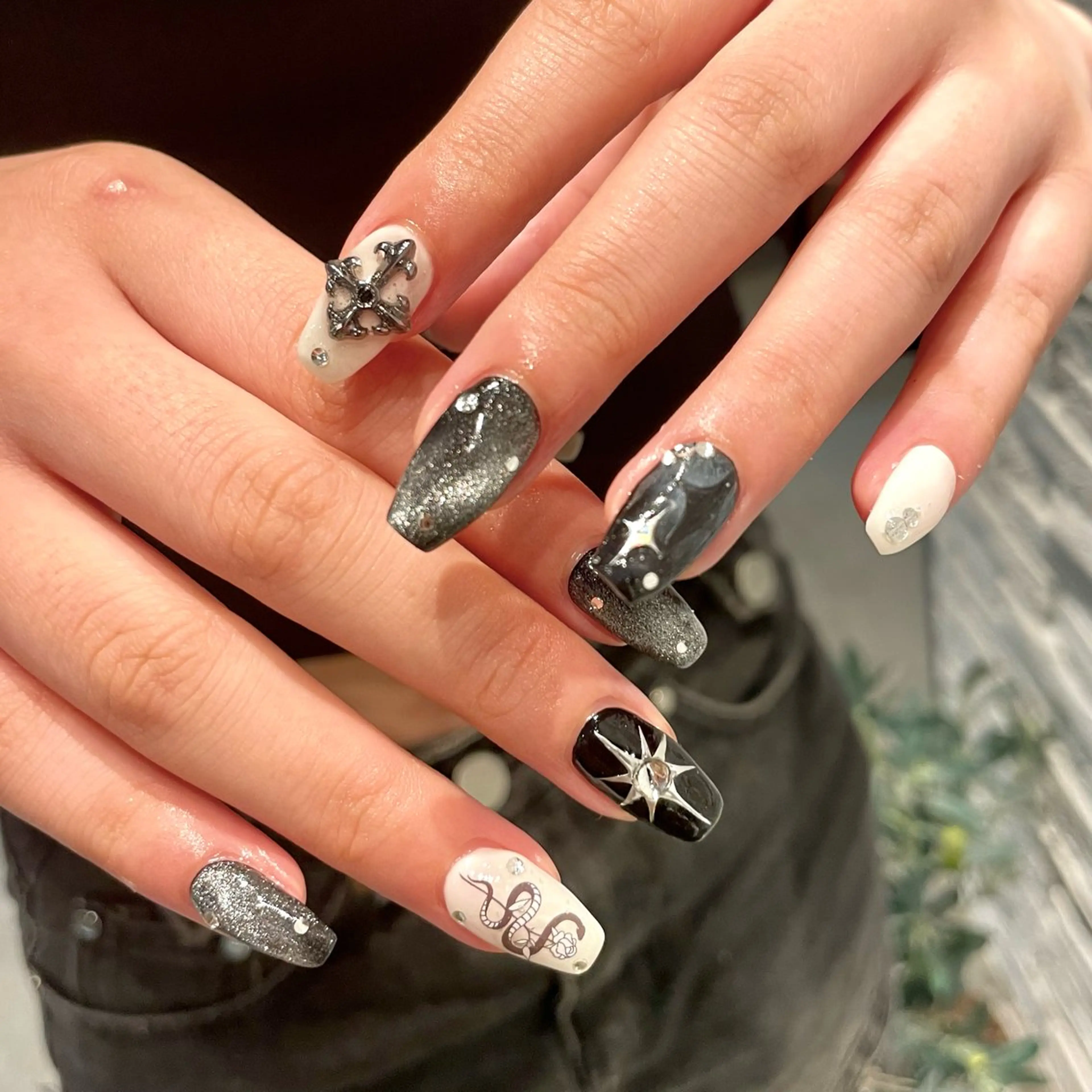 セミロング m kaori𓃟のネイルデザイン