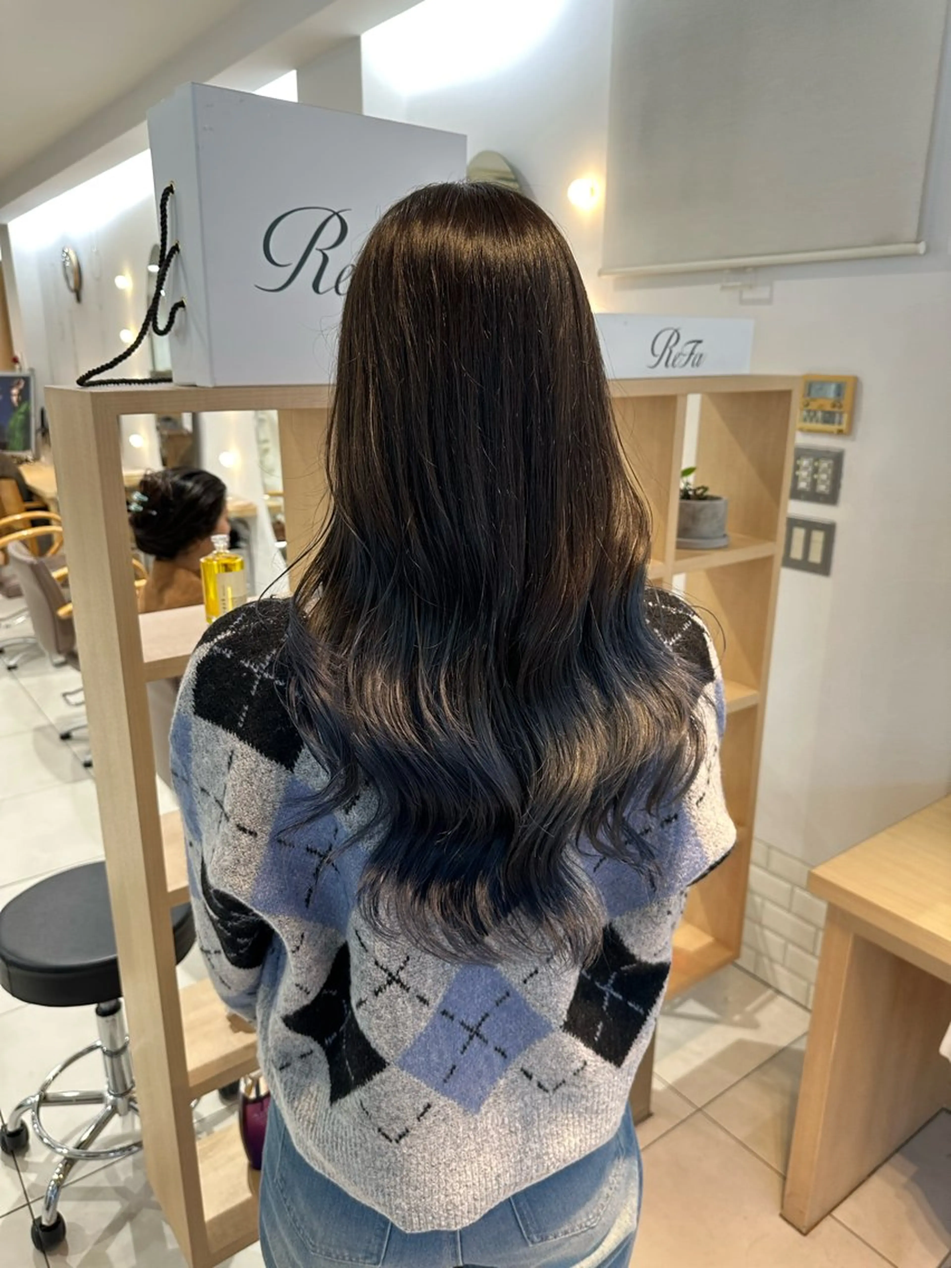 ロング カラー 黒髪 ブルーカラー ブルーブラック グラデーションカラー 山下恋佳/矢場町/ ブリーチ/ショートのヘアスタイル