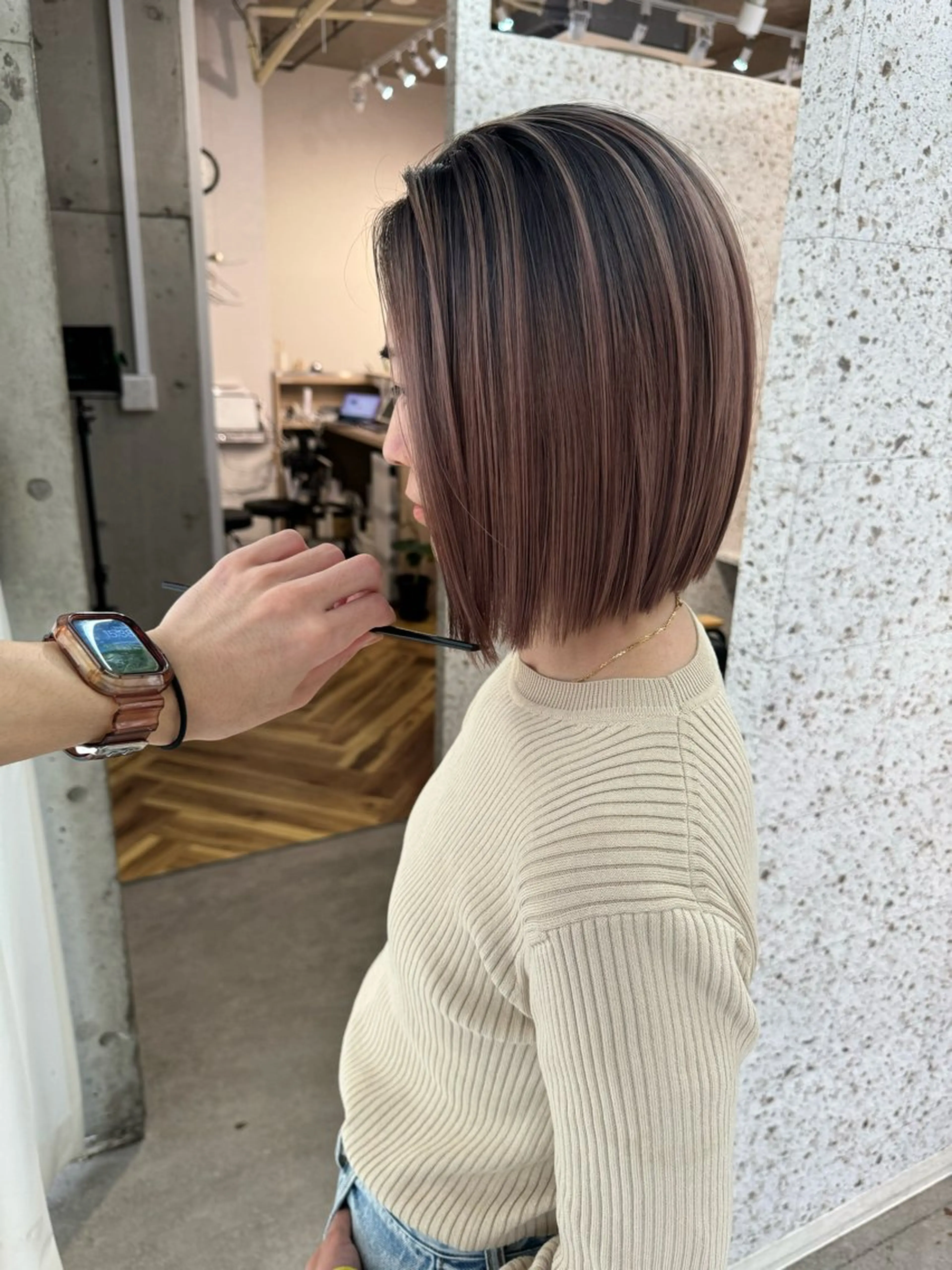 ミディアム 有人/バレイヤージュ /シャドールーツのヘアスタイル