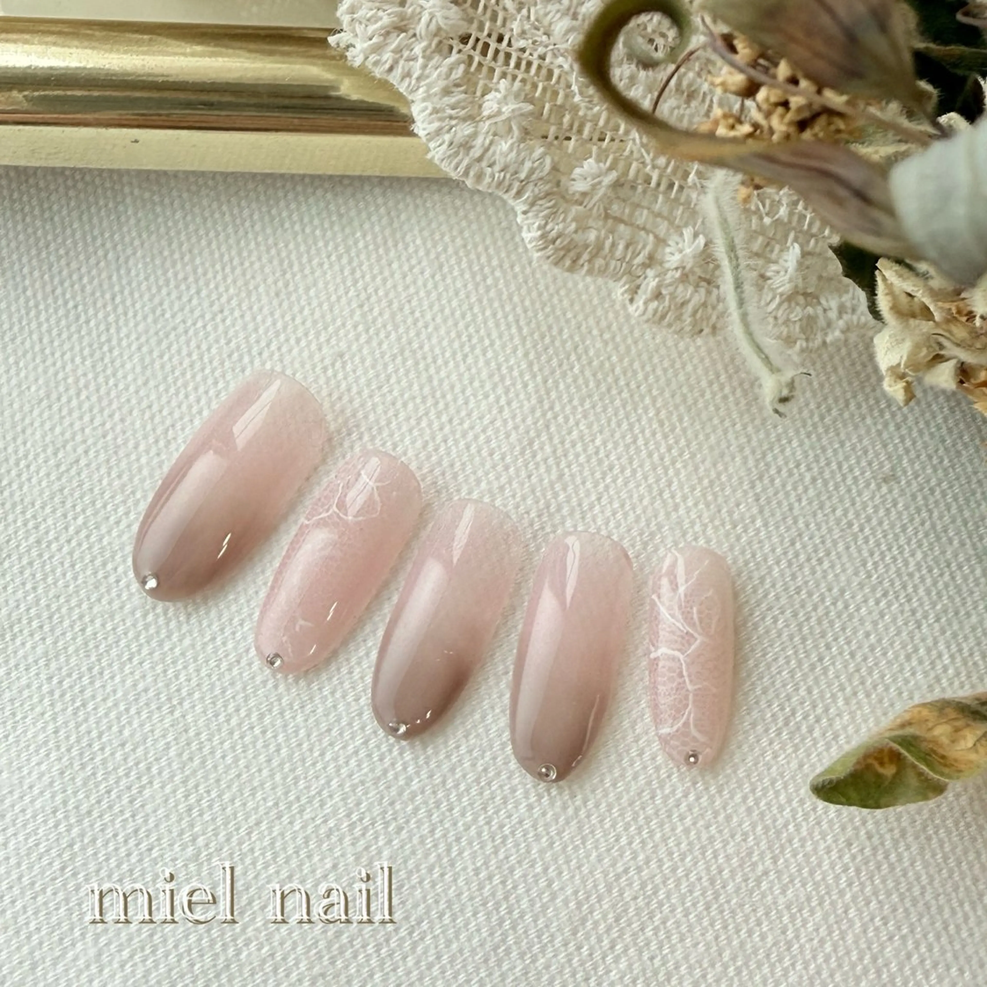 ネイル グラデーション レース ピンク 春ネイル 夏ネイル ハンドネイル miel nailのネイルデザイン