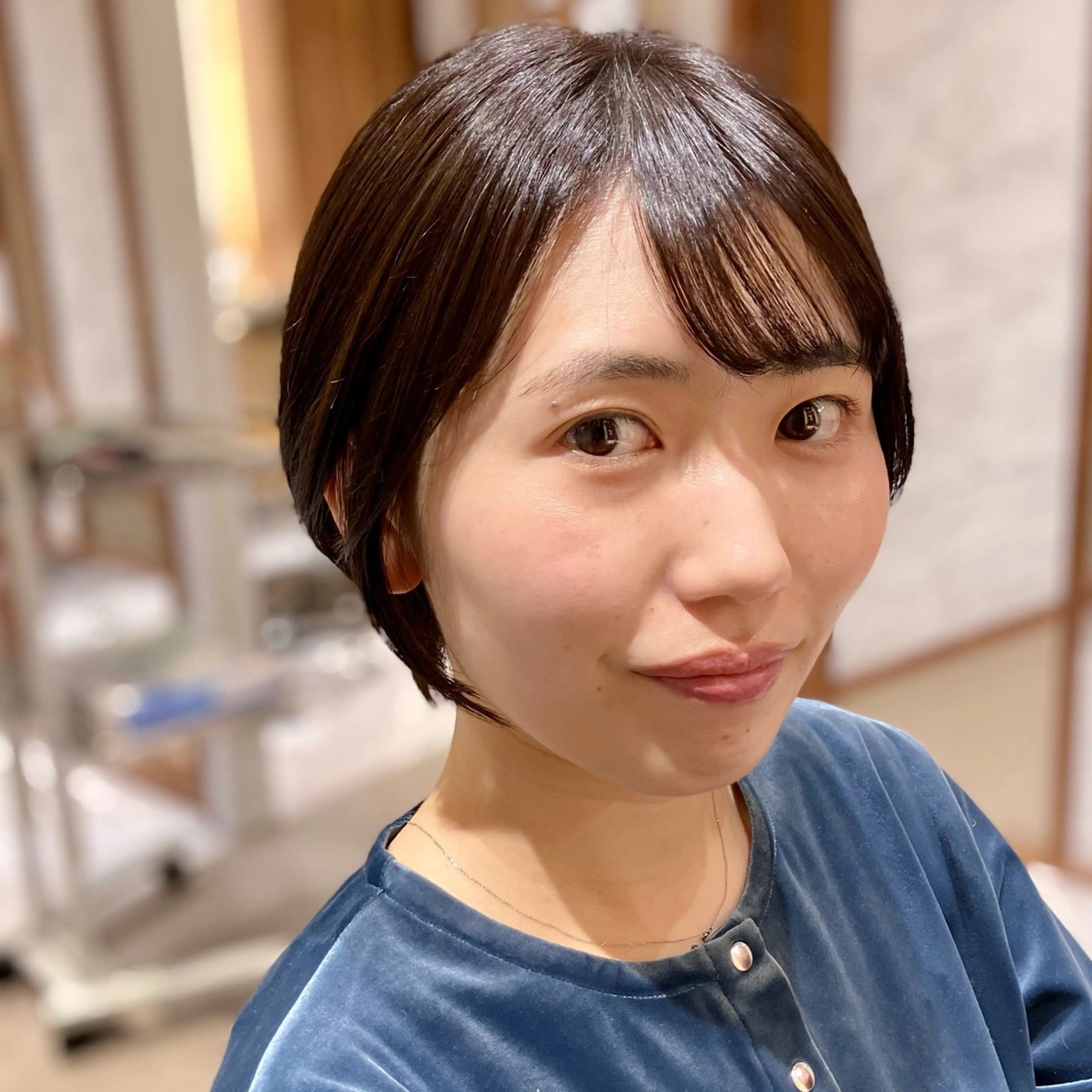 艶々ワンカラー（白髪染め⭕️）🩵+内部補修トリートメント🤍の写真