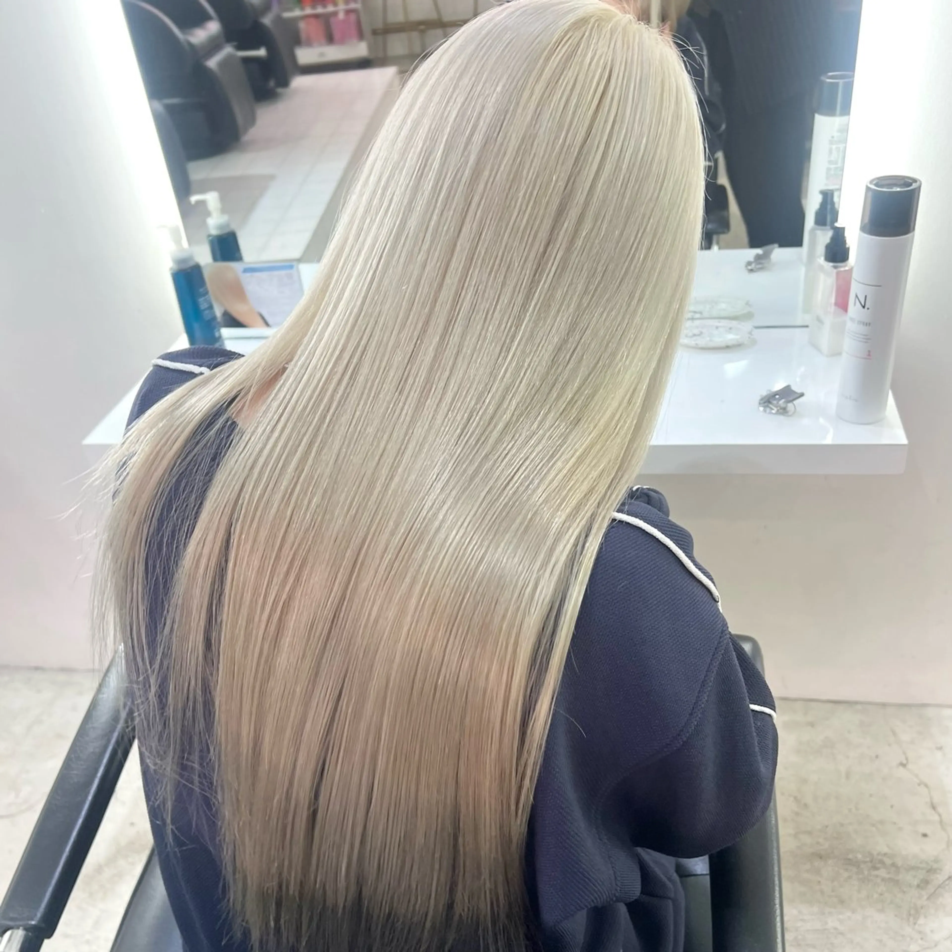 ロング カラー パーマ ヘアアレンジ メンズ ヘアカラー トリートメント 🧨ブリーチー×ボブ レイヤー💎じゅえるのヘアスタイル