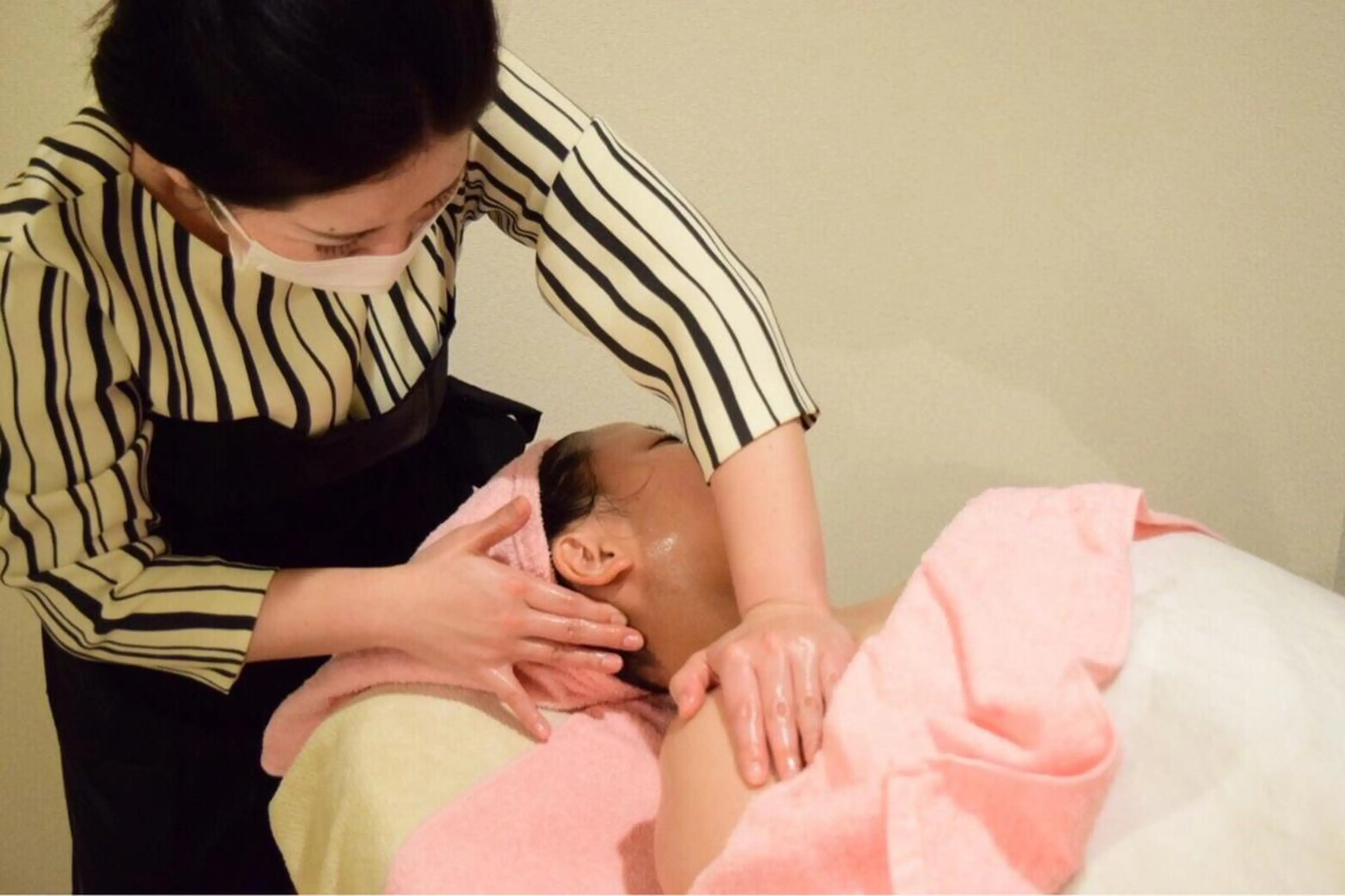 【New】ココロもカラダもリラックス😌❣️デコルテ&フェイシャルリラックスマッサージ➕毛穴洗浄＆お肌別パック✨の写真