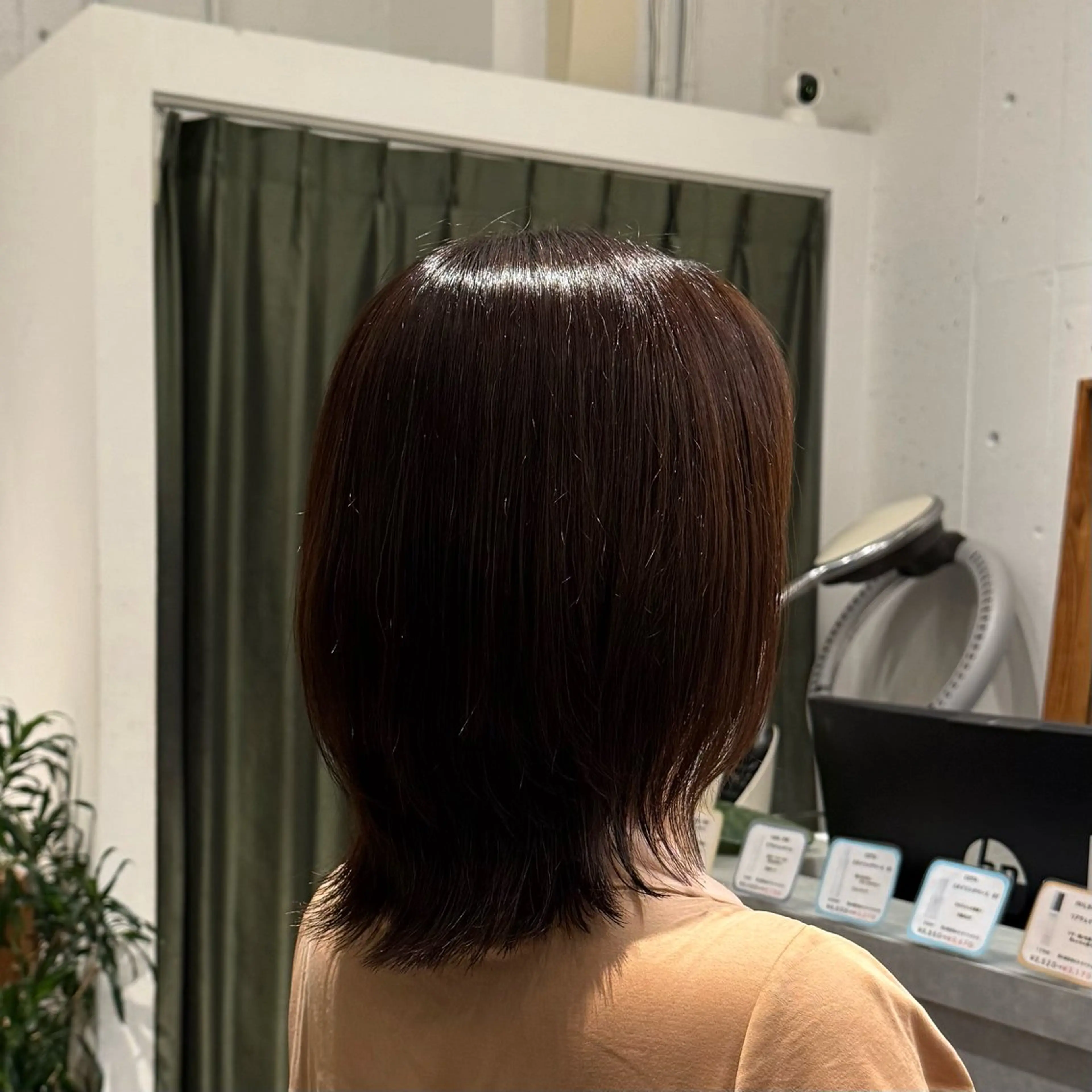 ミディアム ミディアムレイヤー くびれヘア 伸ばしかけ レイヤーカット 茨木市サロン amiのヘアスタイル