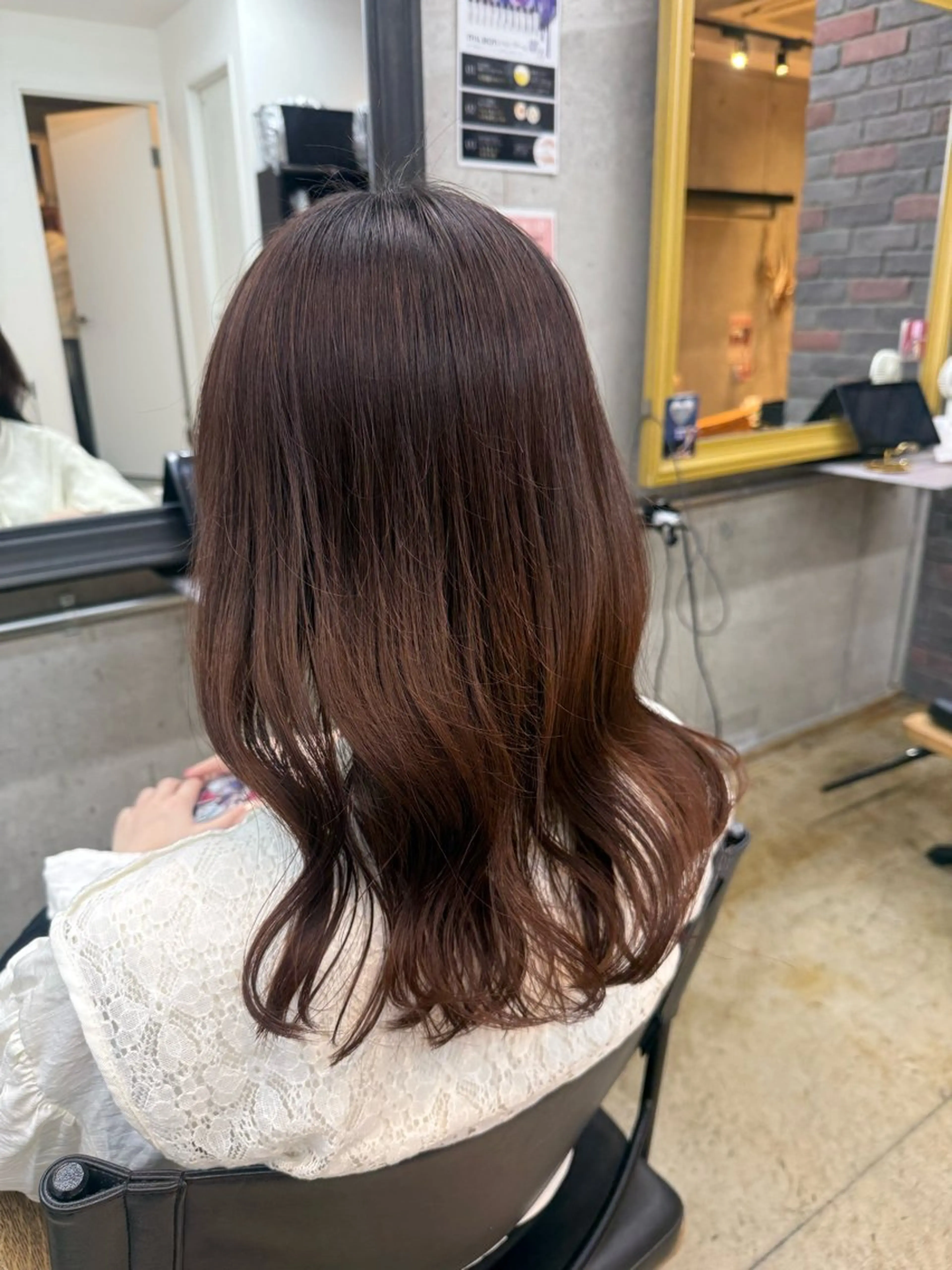 ミディアム 栗原 莉玖のヘアスタイル