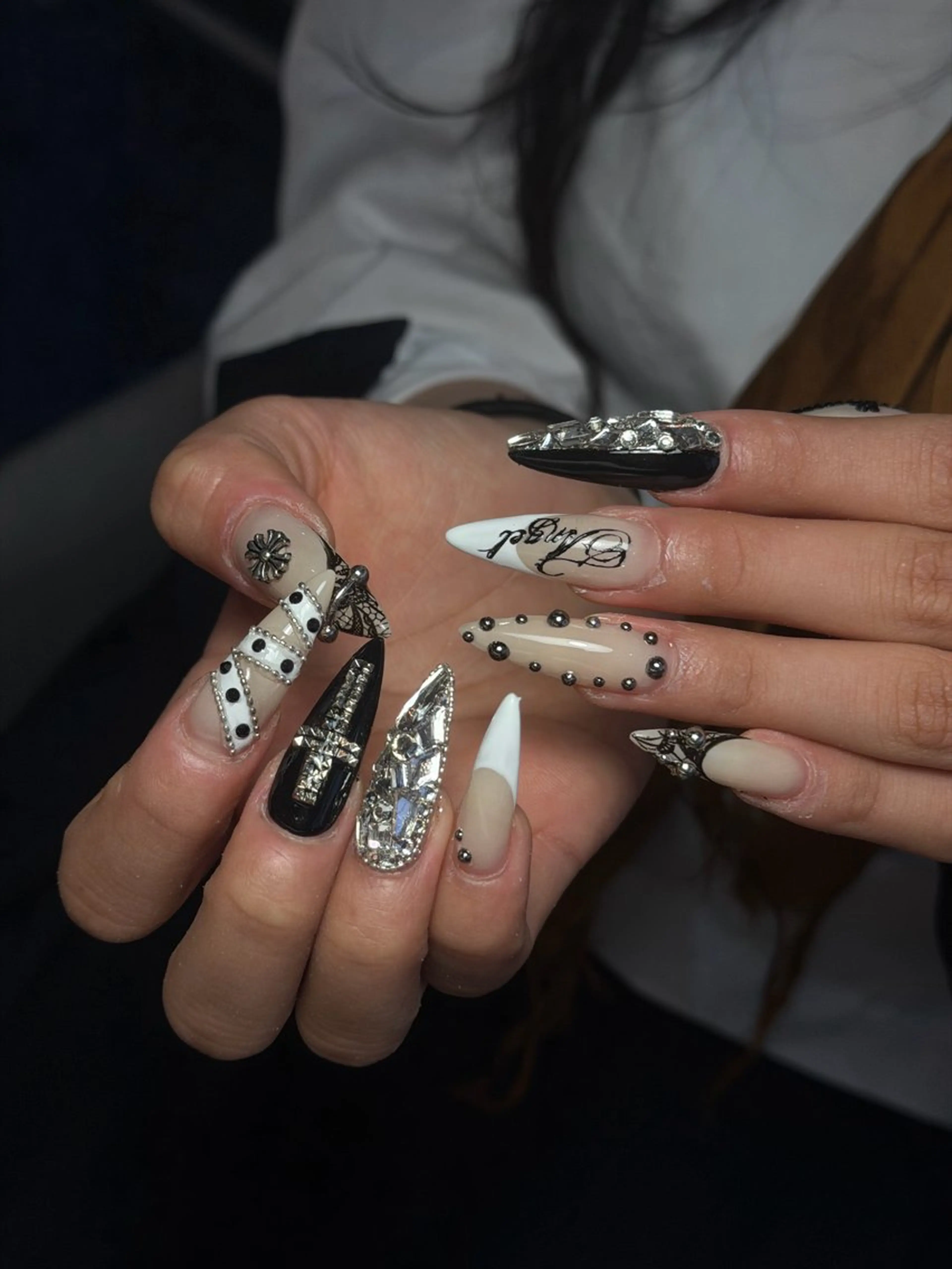 ネイル ジェルネイル キラキラネイル 韓国ネイル レース ロングネイル ハンドネイル CoMo Nailのネイルデザイン