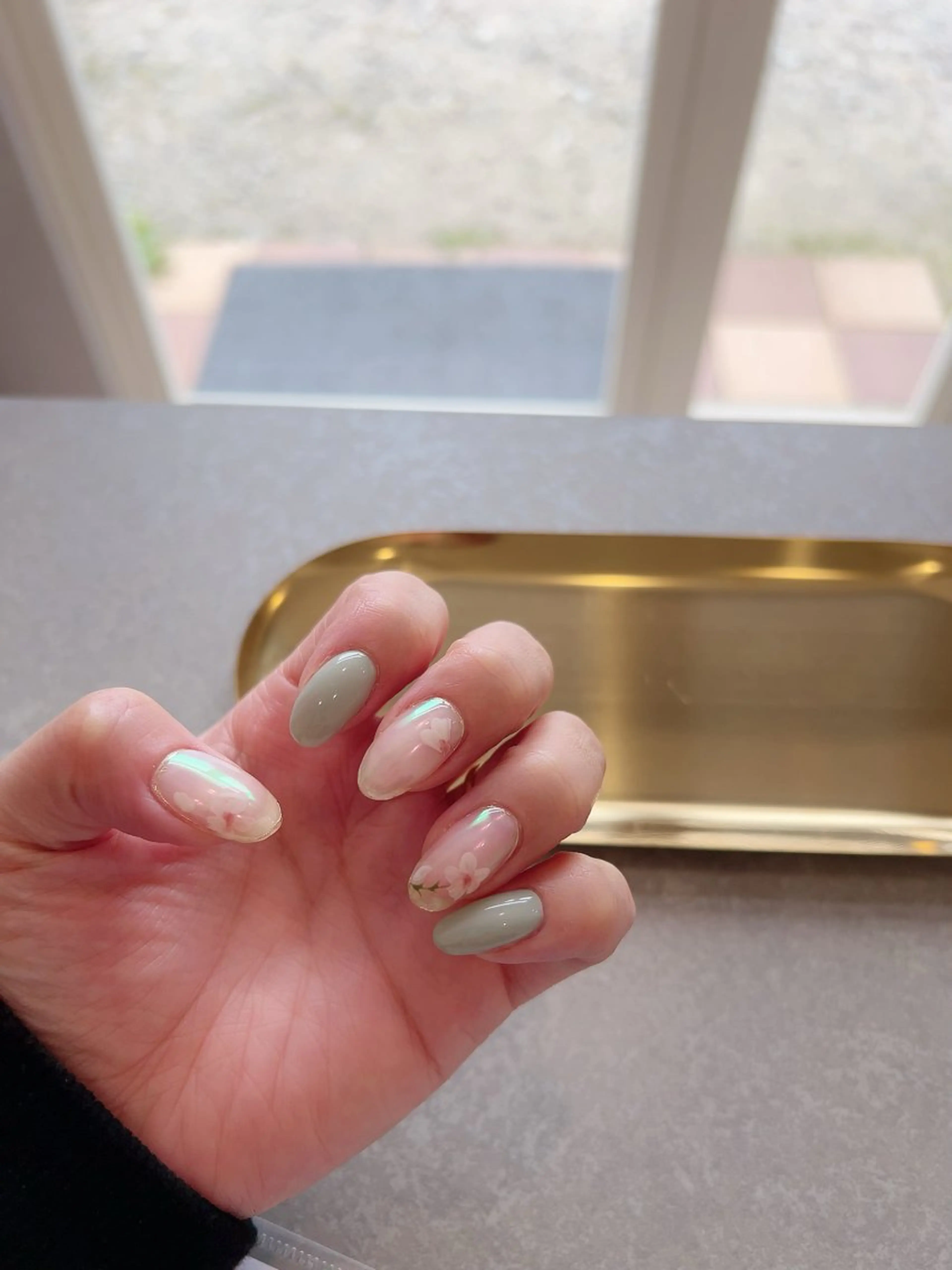 ネイル ハンドネイル 𝐑𝐞𝐯𝐢𝐨 ___堺市西区のマツエク・マツパデザイン