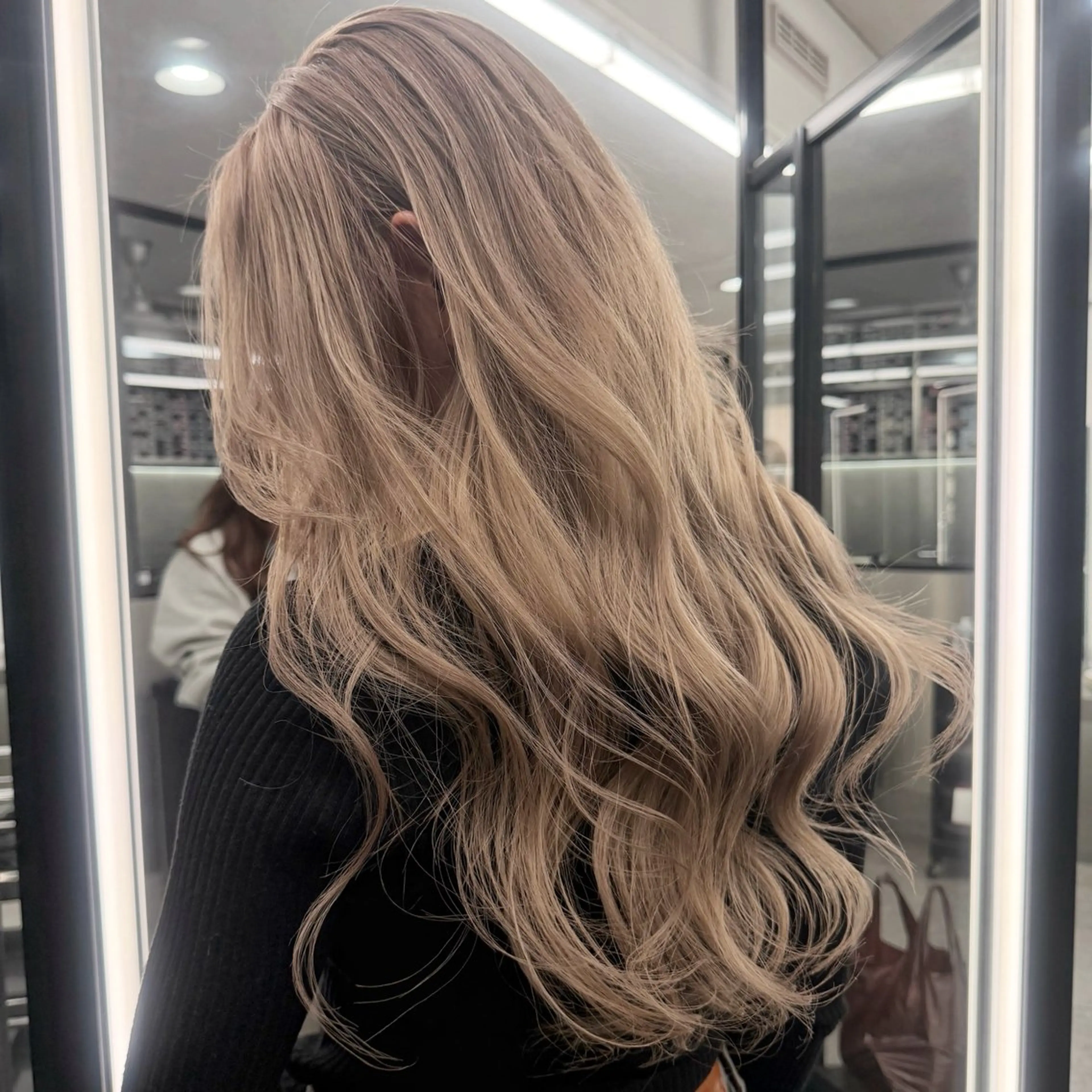 ロング カラー シールエクステ ハイトーンカラー エクステ ヘアカラー シールエクステ特化 ハイトーン、NANAのヘアスタイル