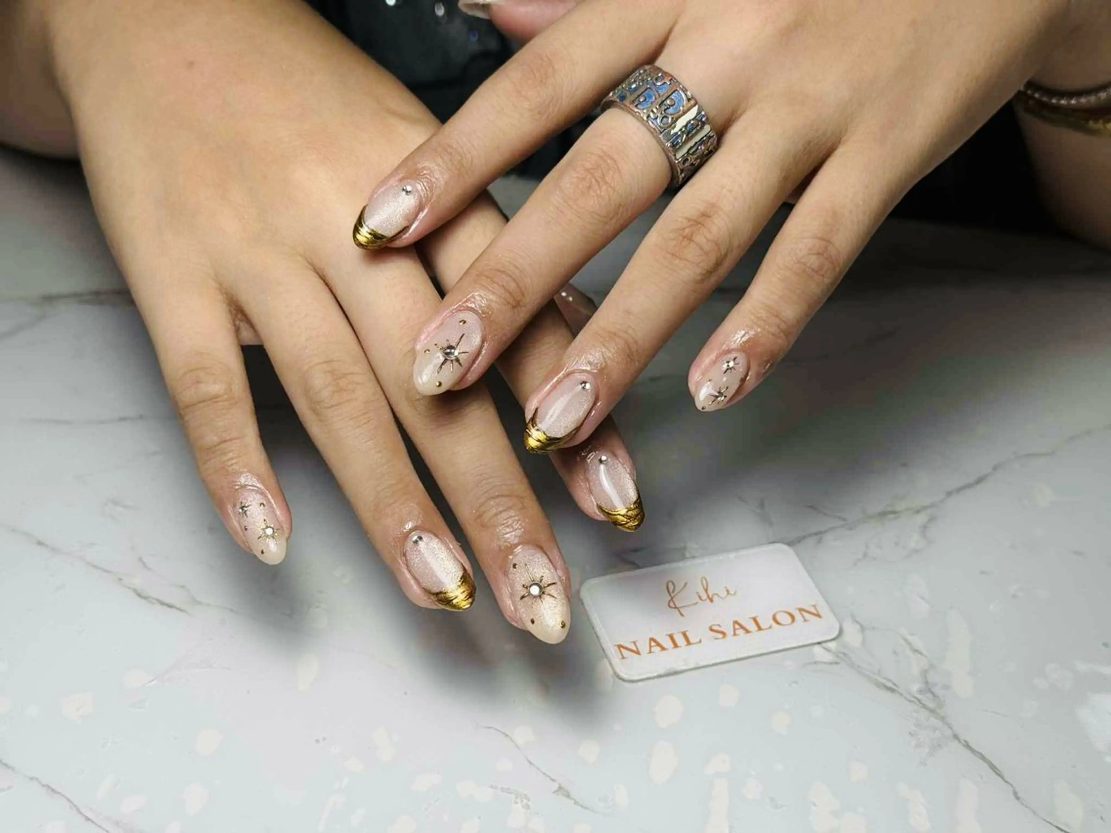 ネイル アートネイル フレンチネイル ジェルネイル グラデーション 韓国ネイル ハンドネイル 💕鈴木ユリ パラジェル/オフ無料のネイルデザイン