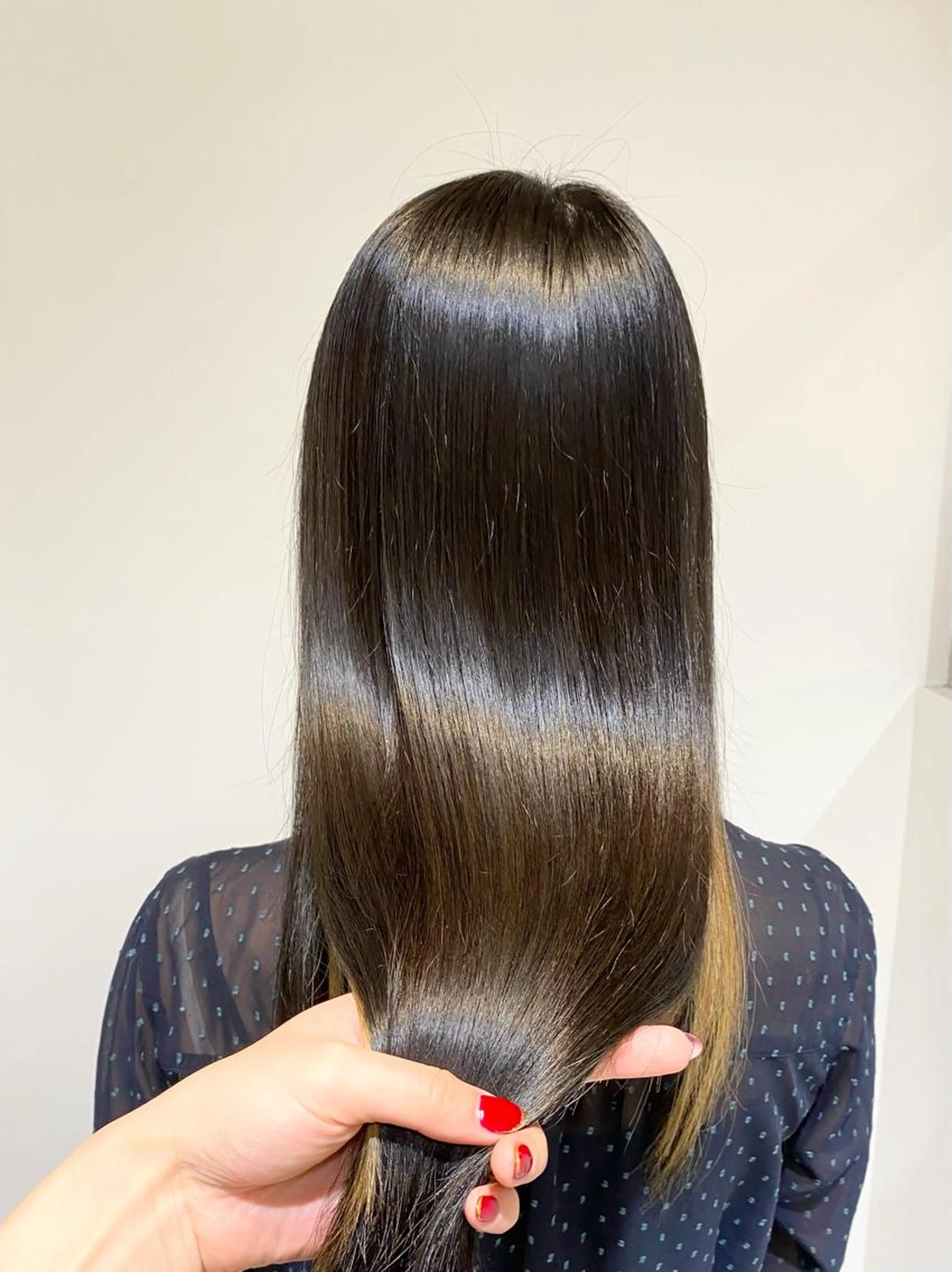 髪質改善オイルインストレートの写真