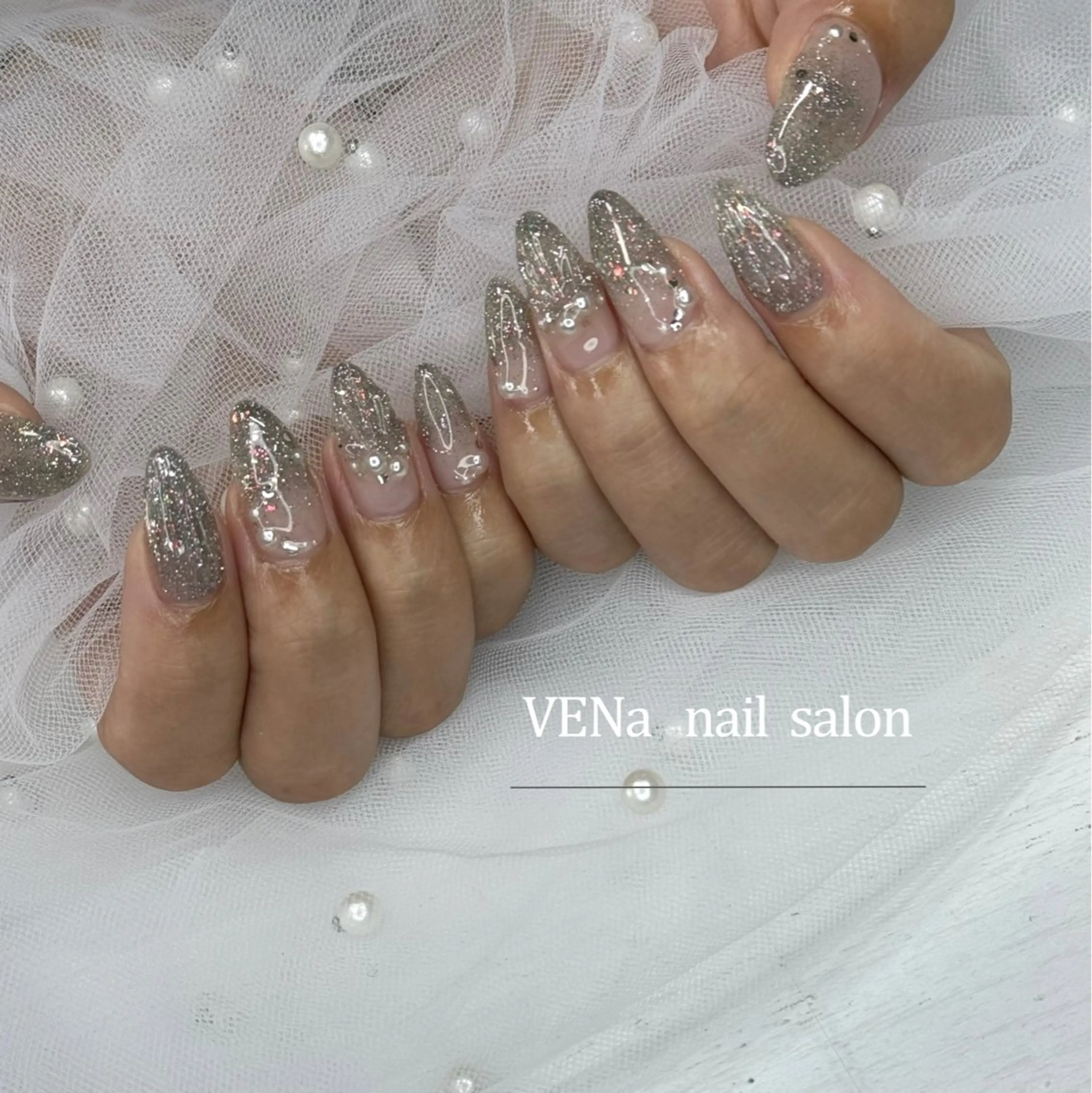 ネイル オーロラネイル フラッシュネイル フットネイル フレンチネイル 氷ネイル・うるうるネイル VENa eye＆ nail salonのネイルデザイン