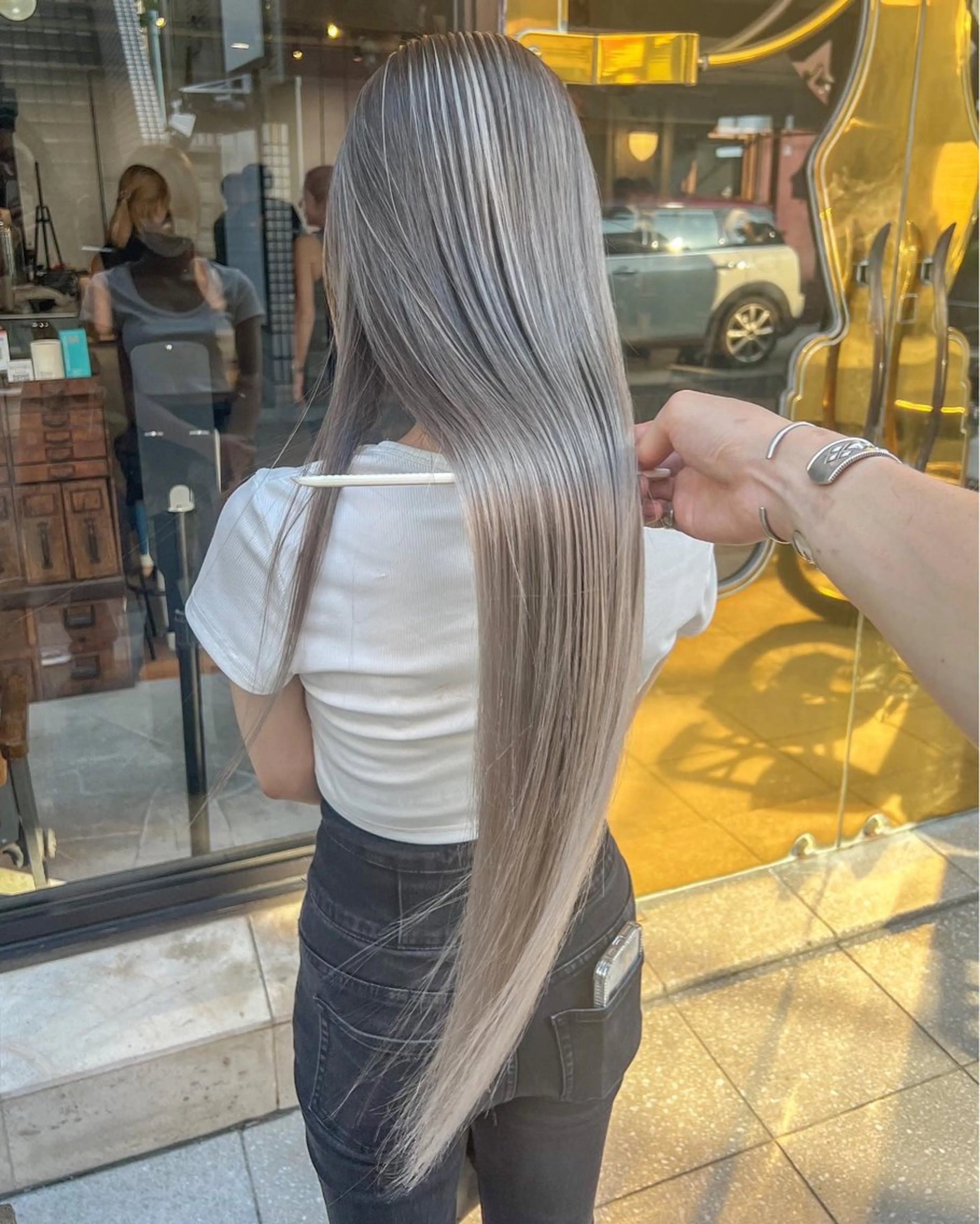 セミロング カラー カット ヘアカラー トリートメント 海外デザイン🇺🇸 石渡諒太のヘアスタイル