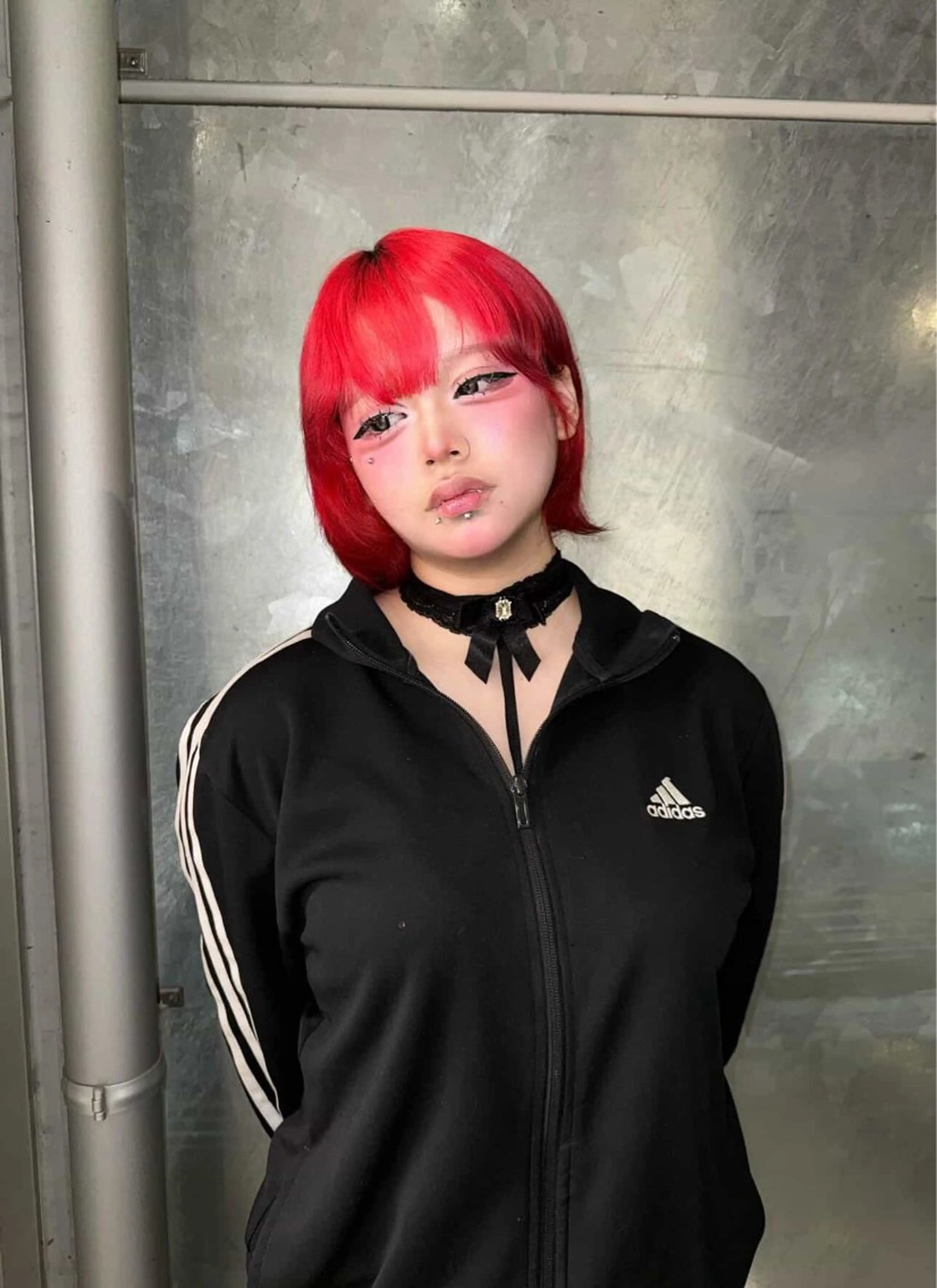 ショート カラー ブロンド ピンクカラー レッドカラー ヘアカラー 村田 旭のヘアスタイル