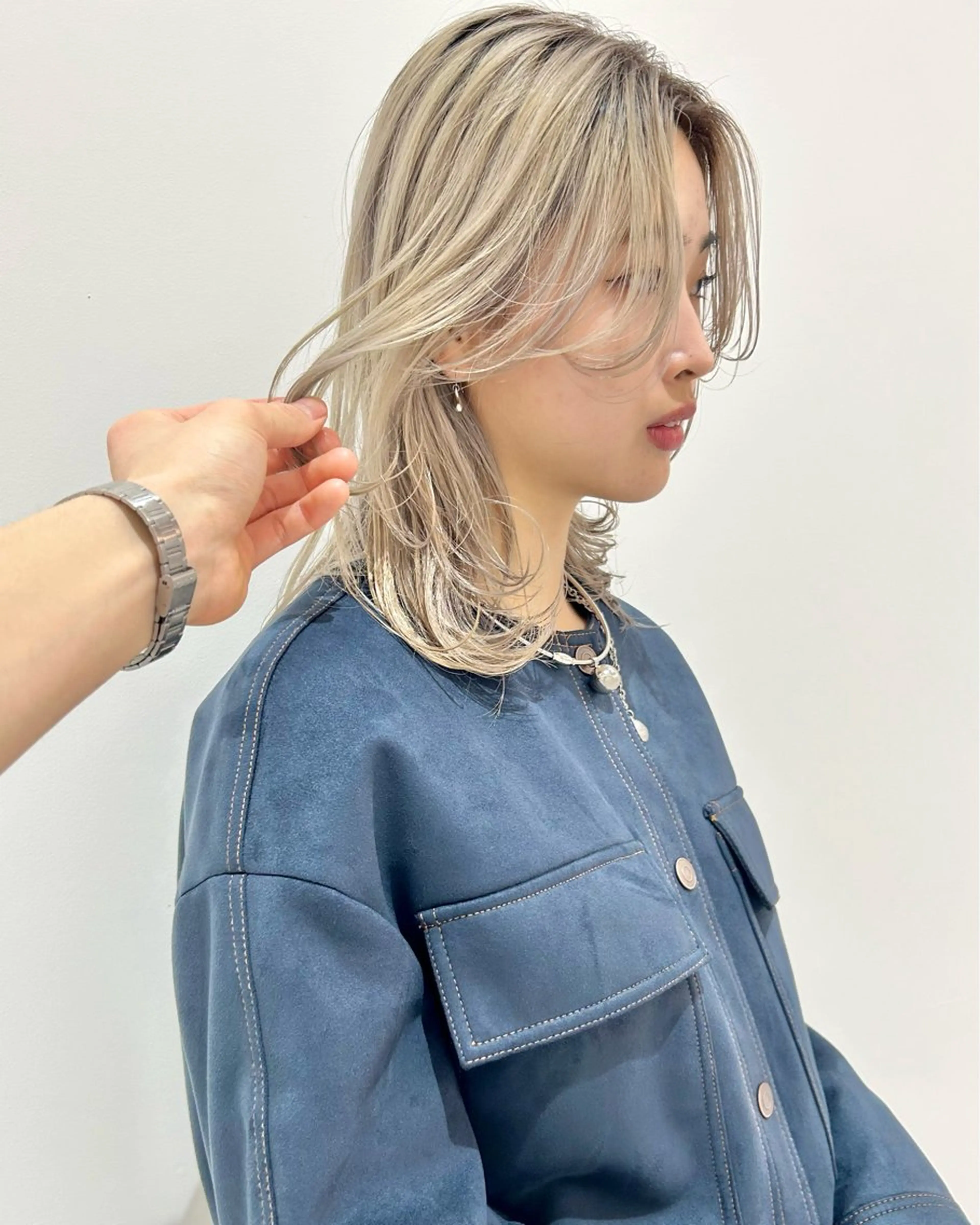 セミロング カラー レイヤーカット カット ヘアカラー トリートメント ハイトーン/ブリーチ 似合せカット/パーマのヘアスタイル