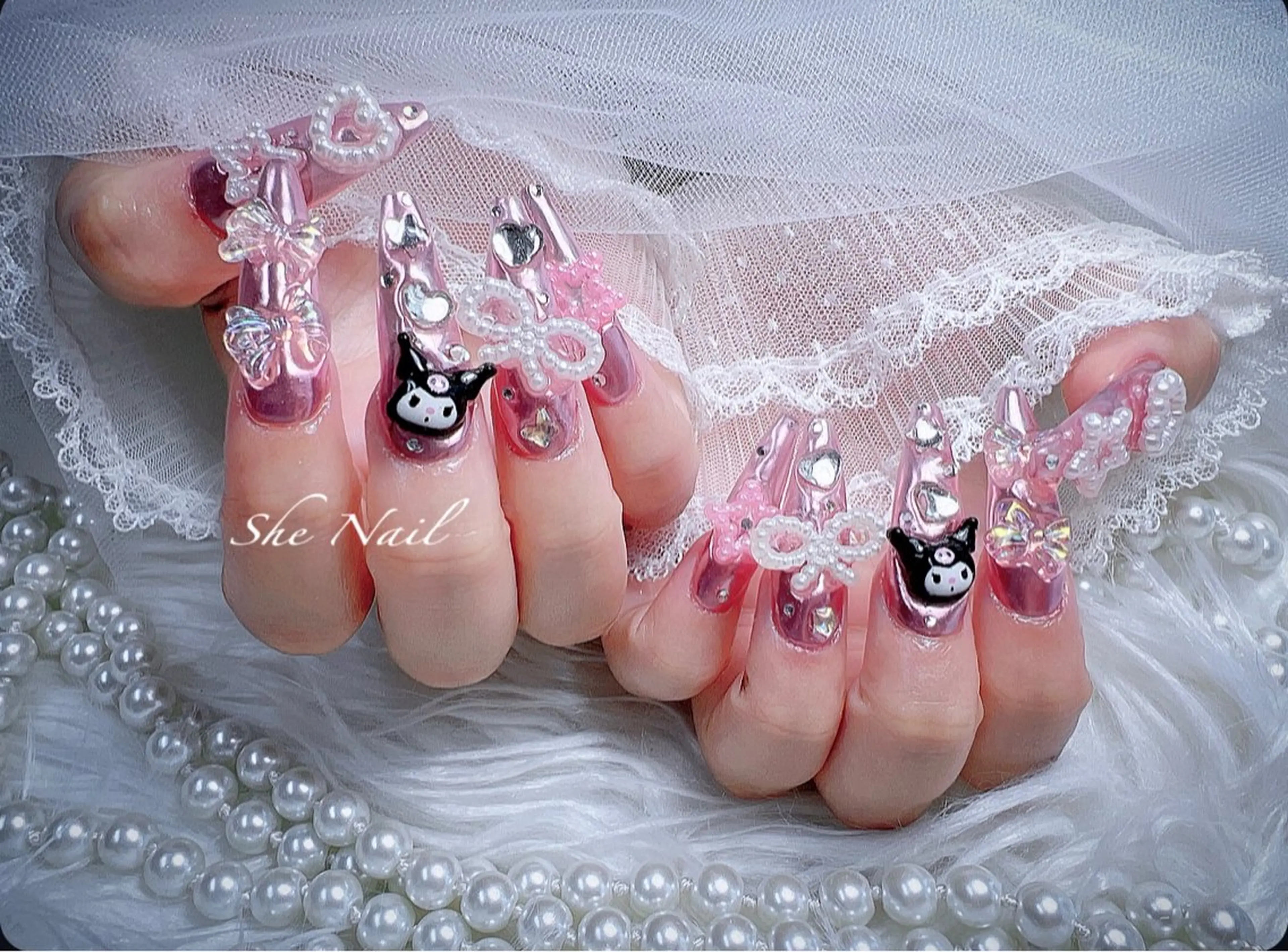 ネイル チークネイル ドット 長さ出し マグネットネイル ミラーネイル She   Nail所属・ISA_ BELLAのネイルデザイン