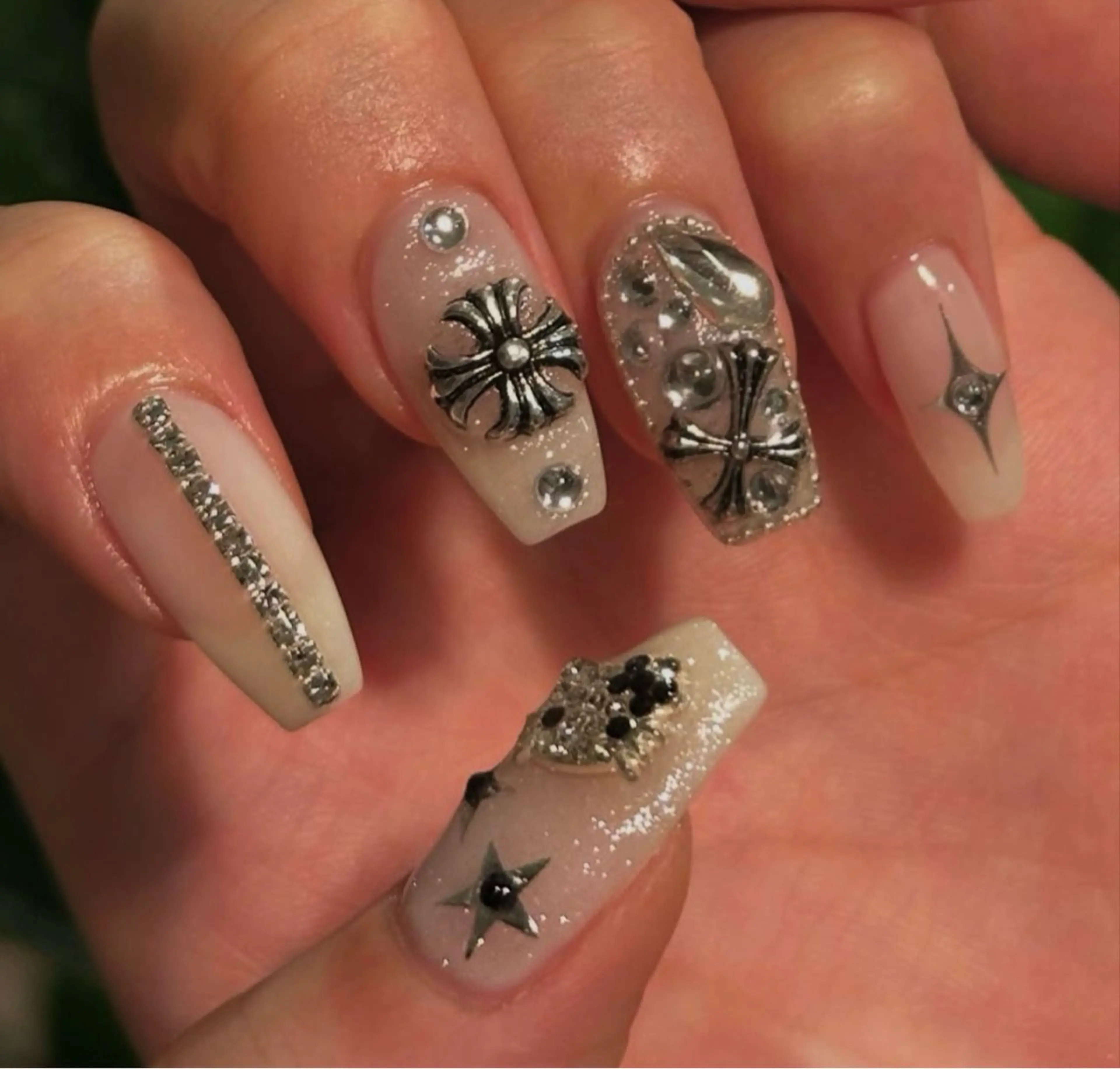 ネイル グラデーション キラキラネイル ワンカラーネイル 冬ネイル Jenn Nail Salonのネイルデザイン