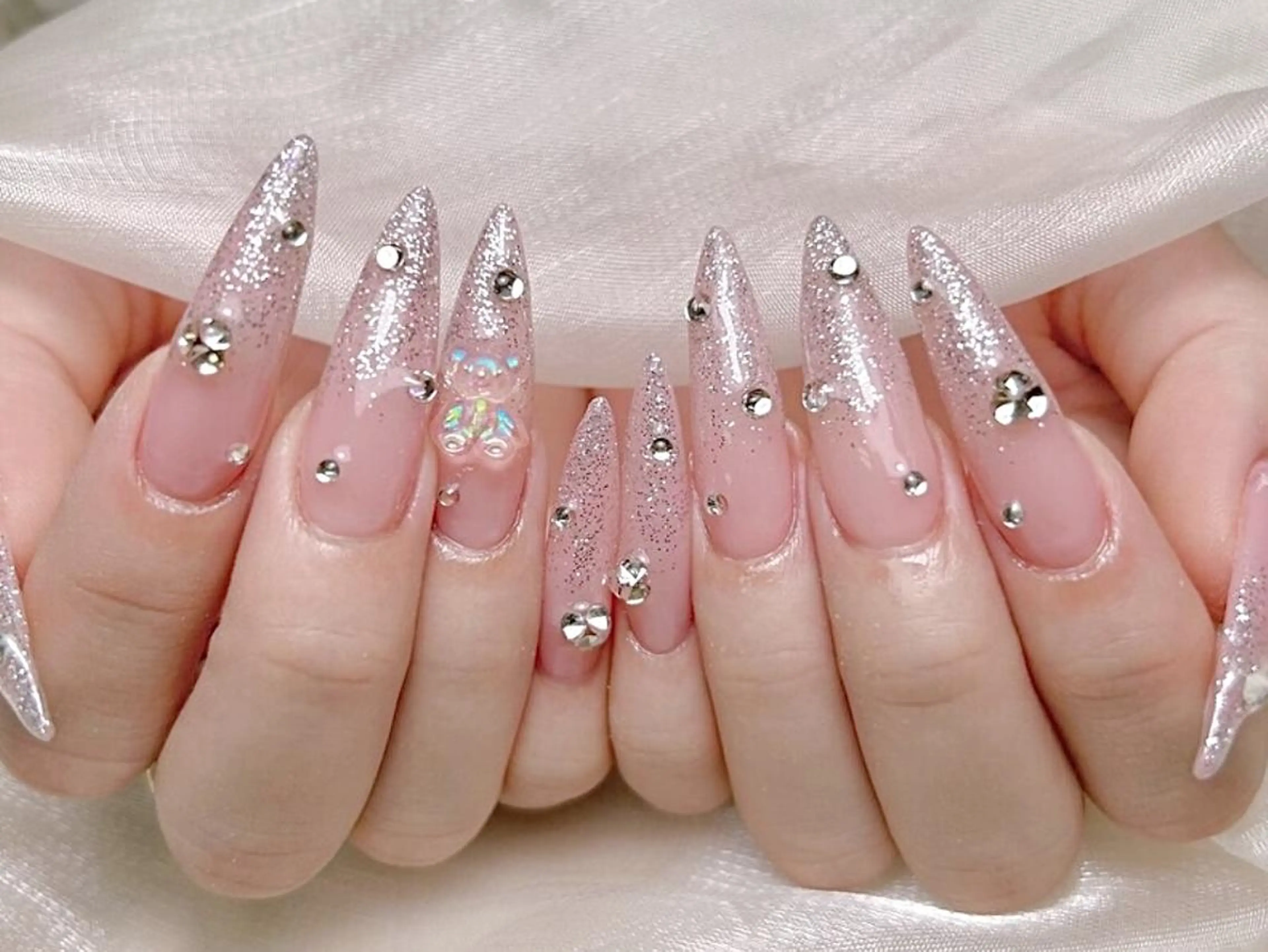 ネイル Shis_🦄shi 韓国風キラキラネイルのネイルデザイン