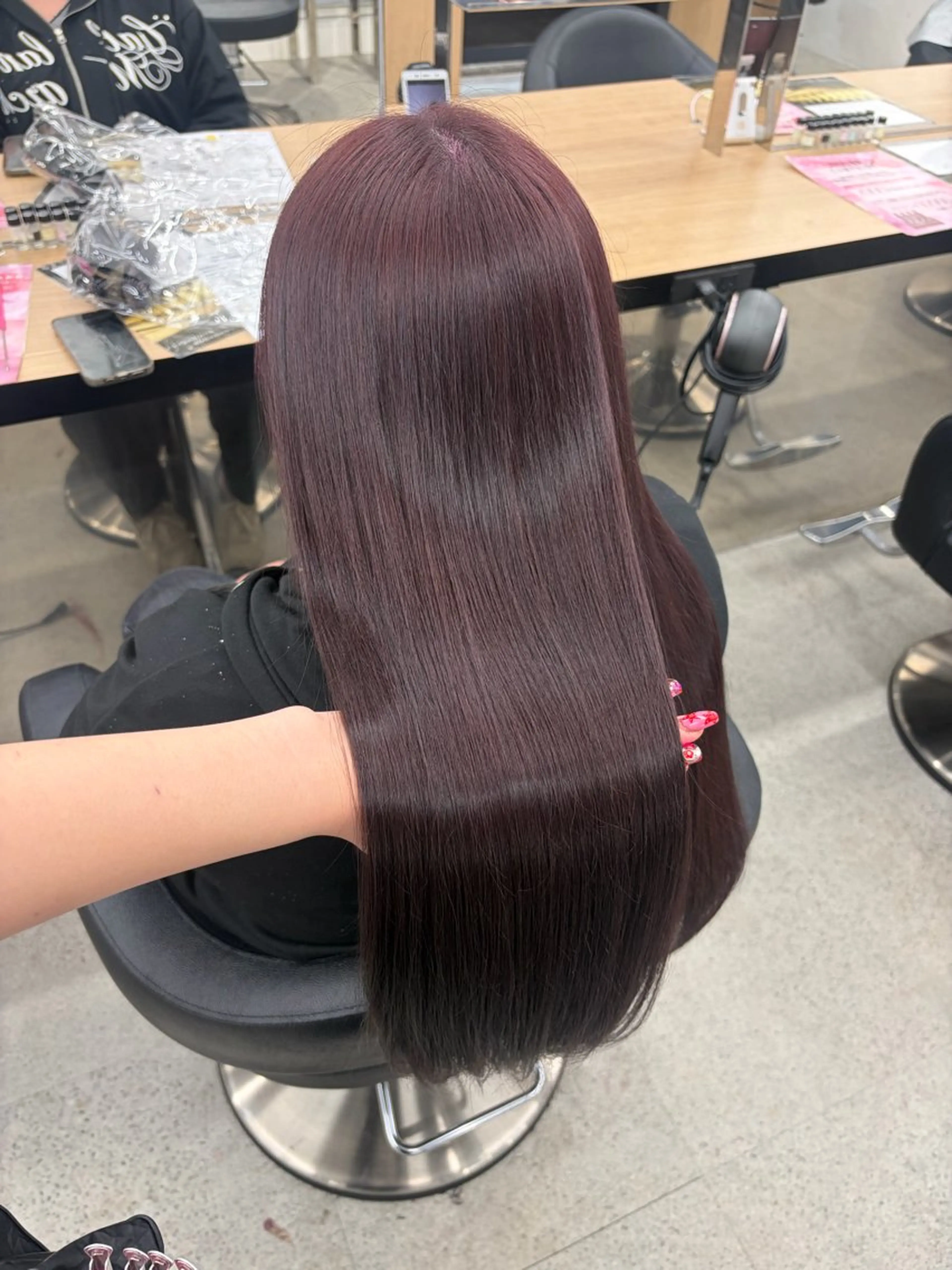 ロング カラー ブリーチ 髪質改善 トリートメント ヘアカラー 💗愛され暖色💗 ピンク/レッド💗のヘアスタイル