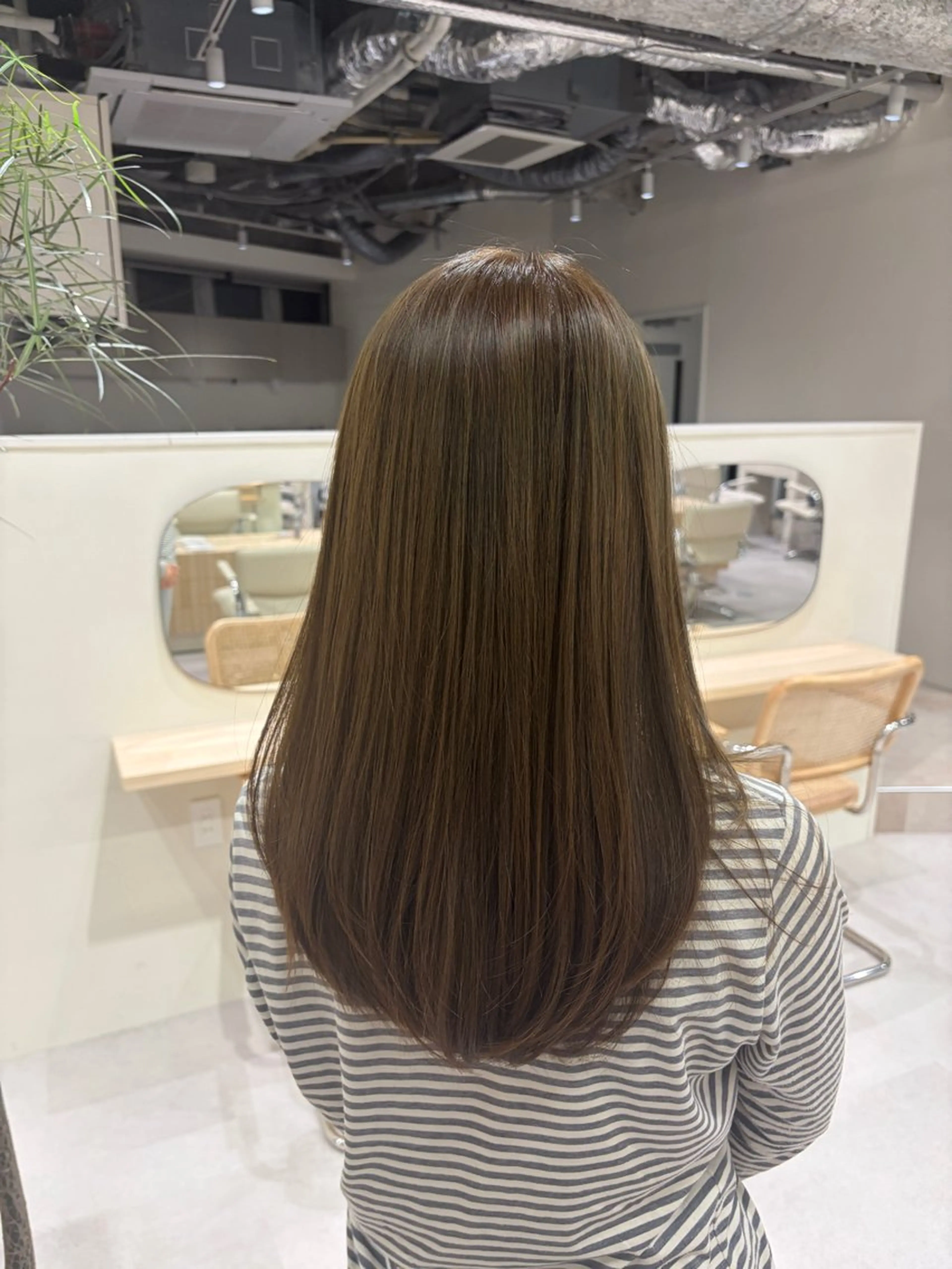 ロング ヘアカラー 透明感カラー🪽 ゆうかのヘアスタイル