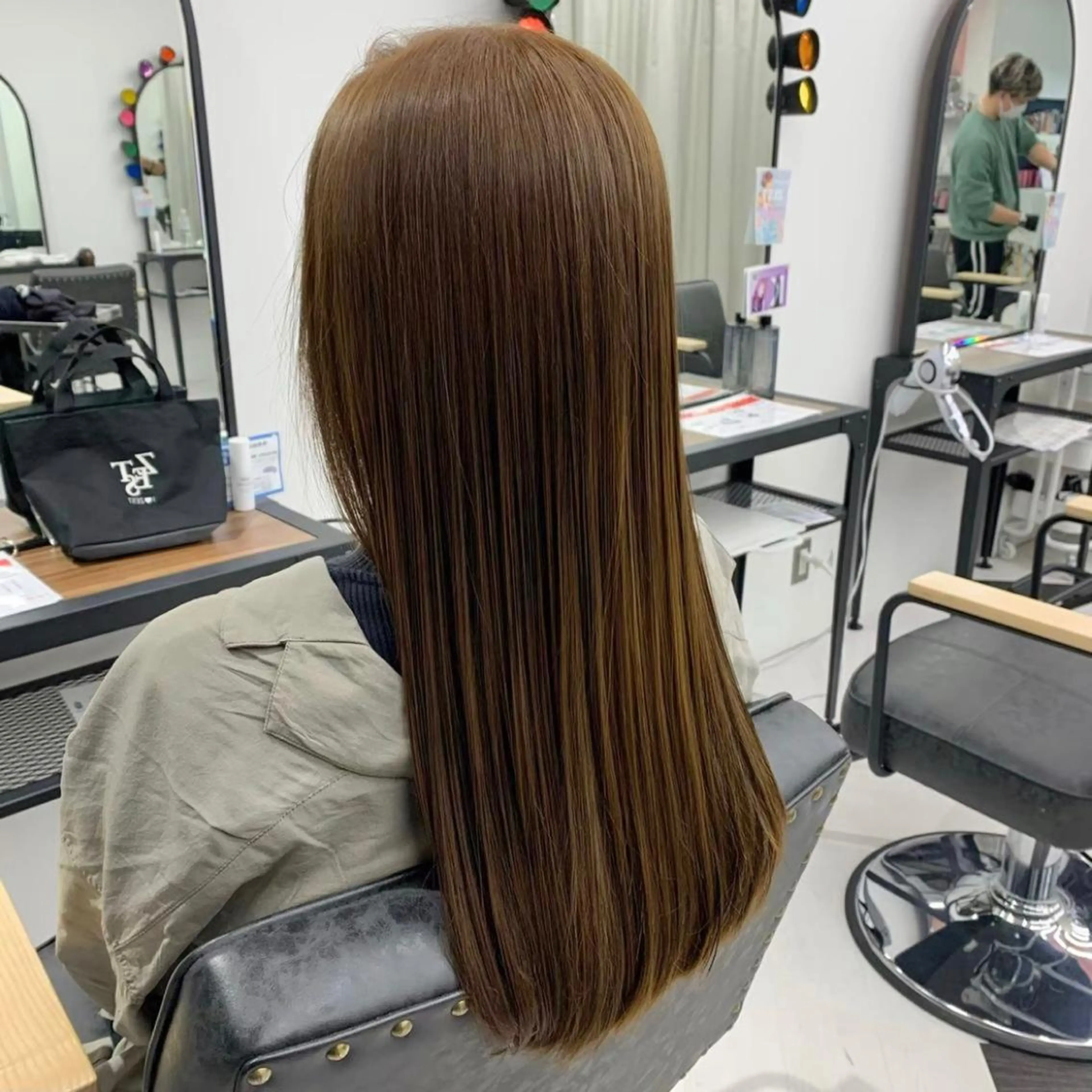 ショート カラー パーマ ヘアアレンジ メンズ キッズ ネイル マツエク・マツパ アイブロウ ブラウンカラー ナチュラルブラウン カラーマツエク ナチュラル ブラウン mona/ ストレートスタイル✨のヘアスタイル