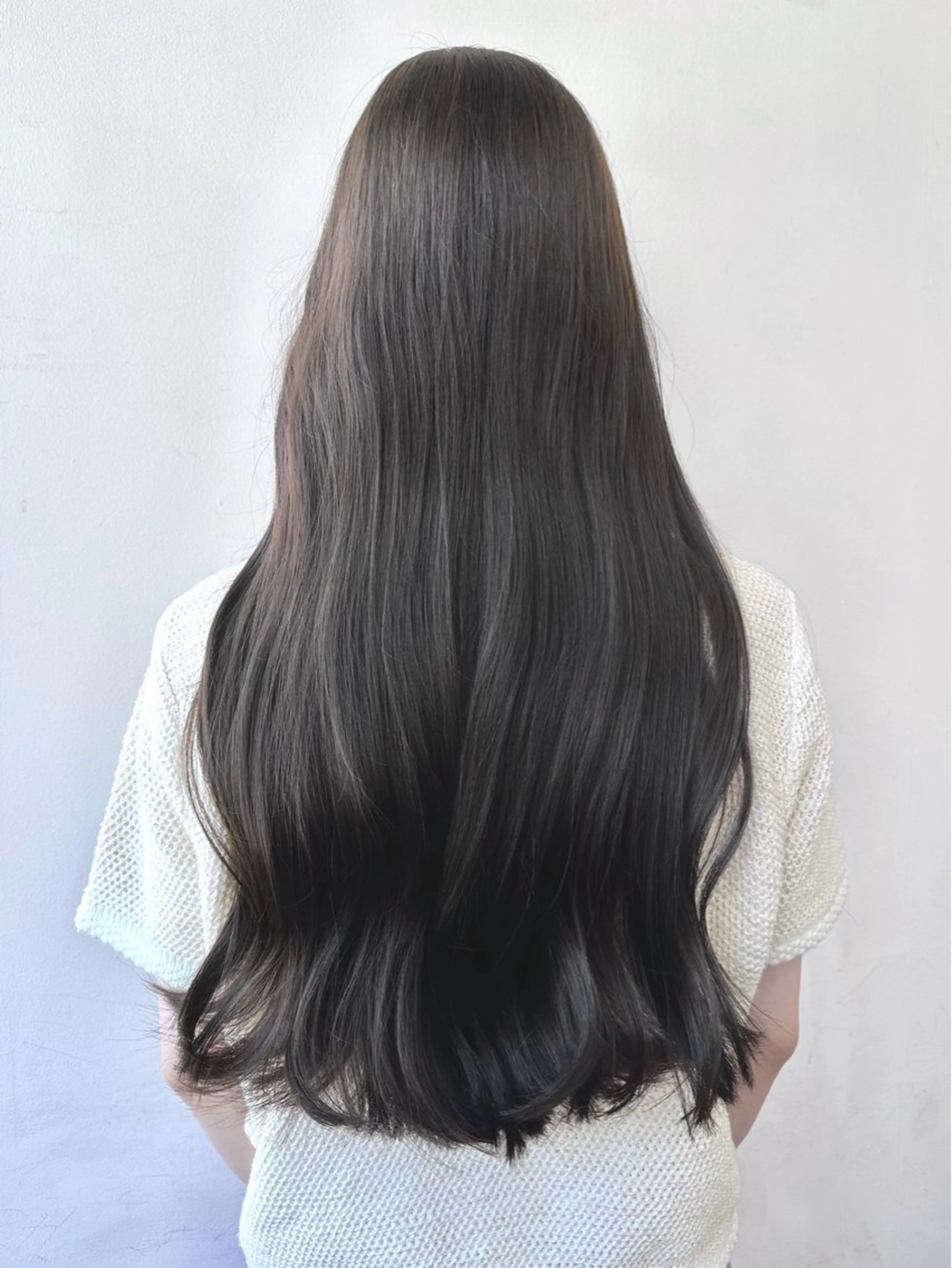 ロング カラー アッシュ ブリーチ 透明感カラー ダブルカラー イルミナカラー カット ヘアカラー トリートメント ヘッドスパ youres hair 日吉店所属・髪質改善・艶髪カラー 🌷miku🌷のヘアスタイル